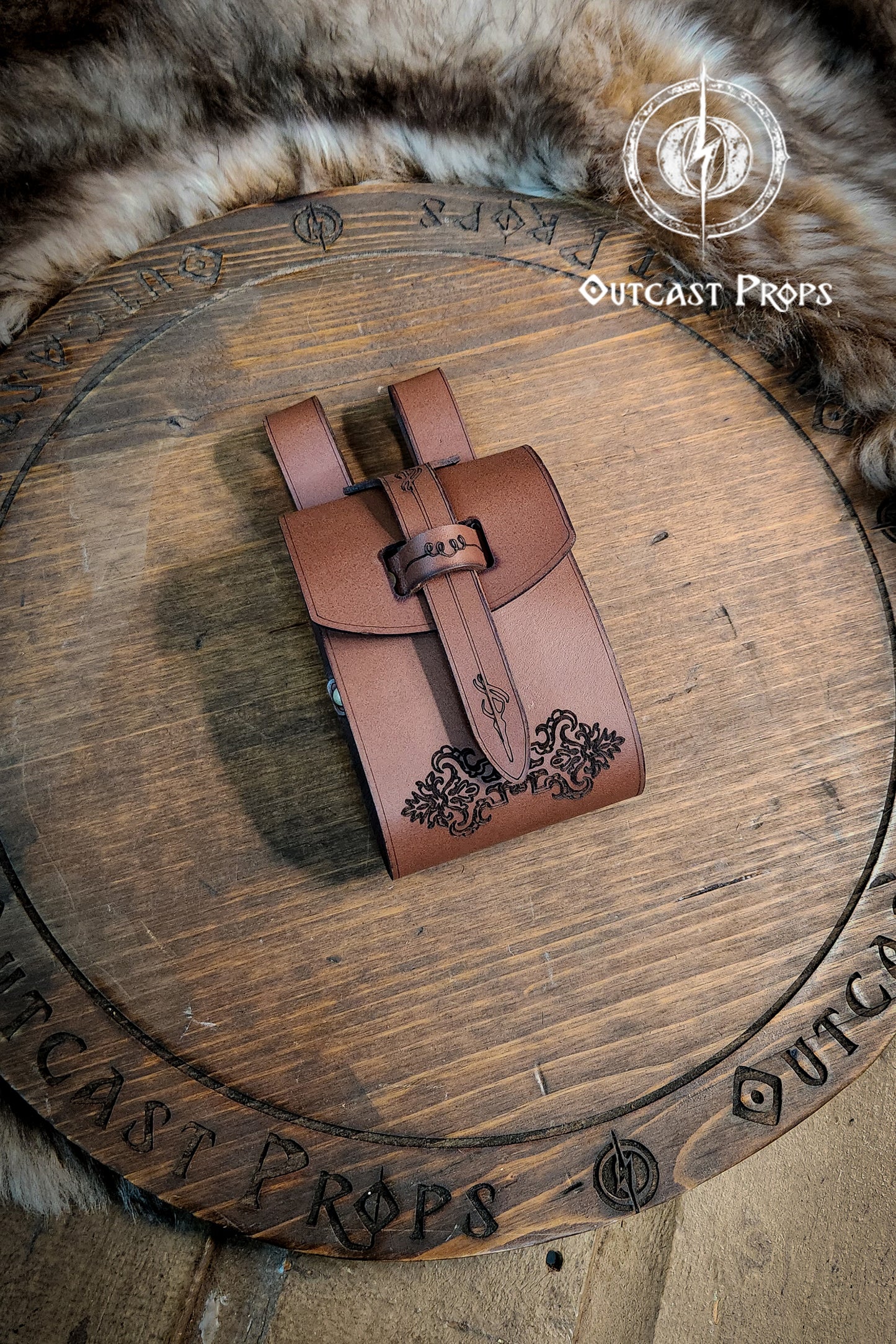 Leather Vial Case for 3 plastic vials. Adventurers, steampunk, alchemist, healers, cosplay or just to keep spices