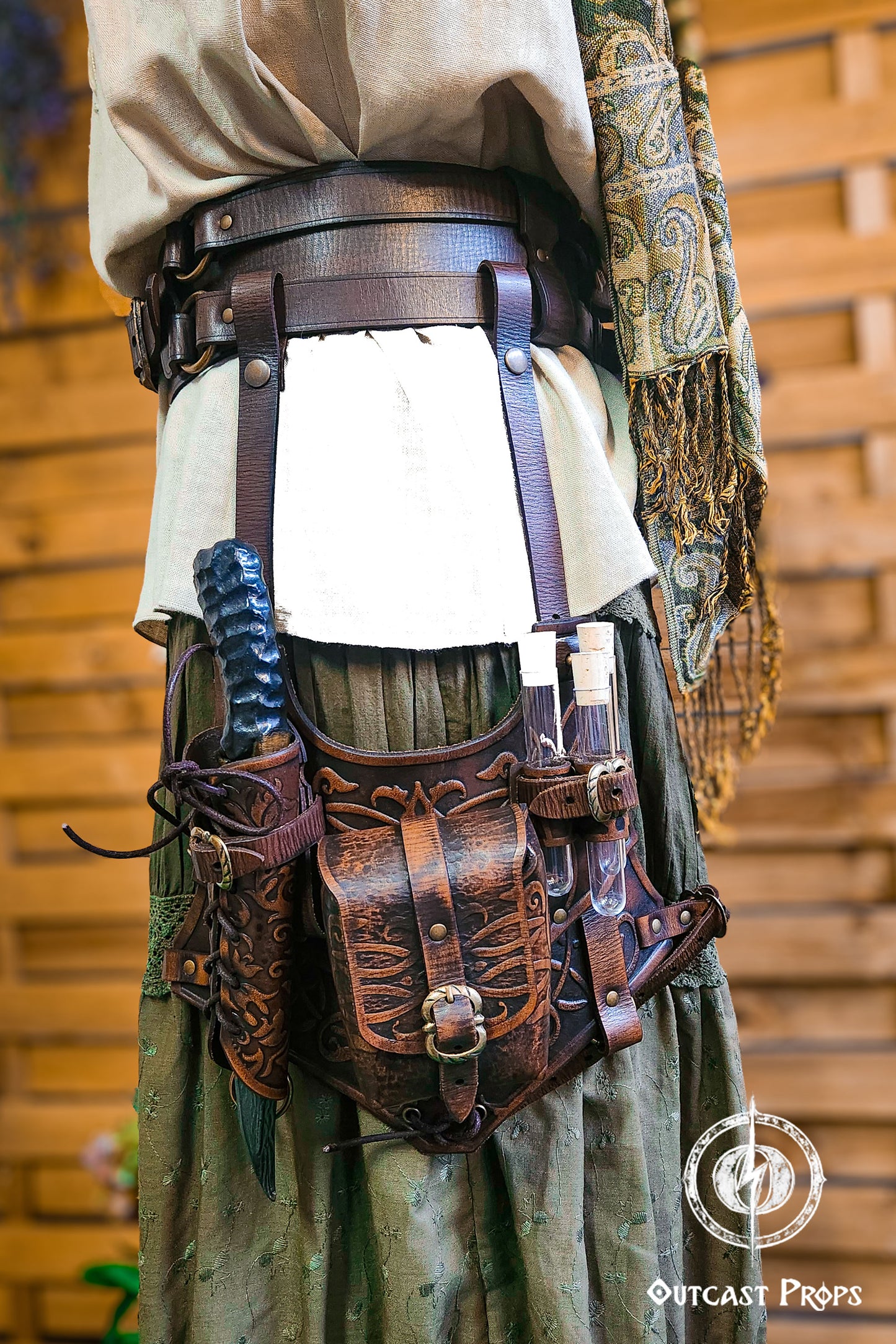 Adventurer thigh holder, leather leg harness | Modular LARP holster | Medieval belt pouch, potion holder, scroll case | Ren Faire accessory