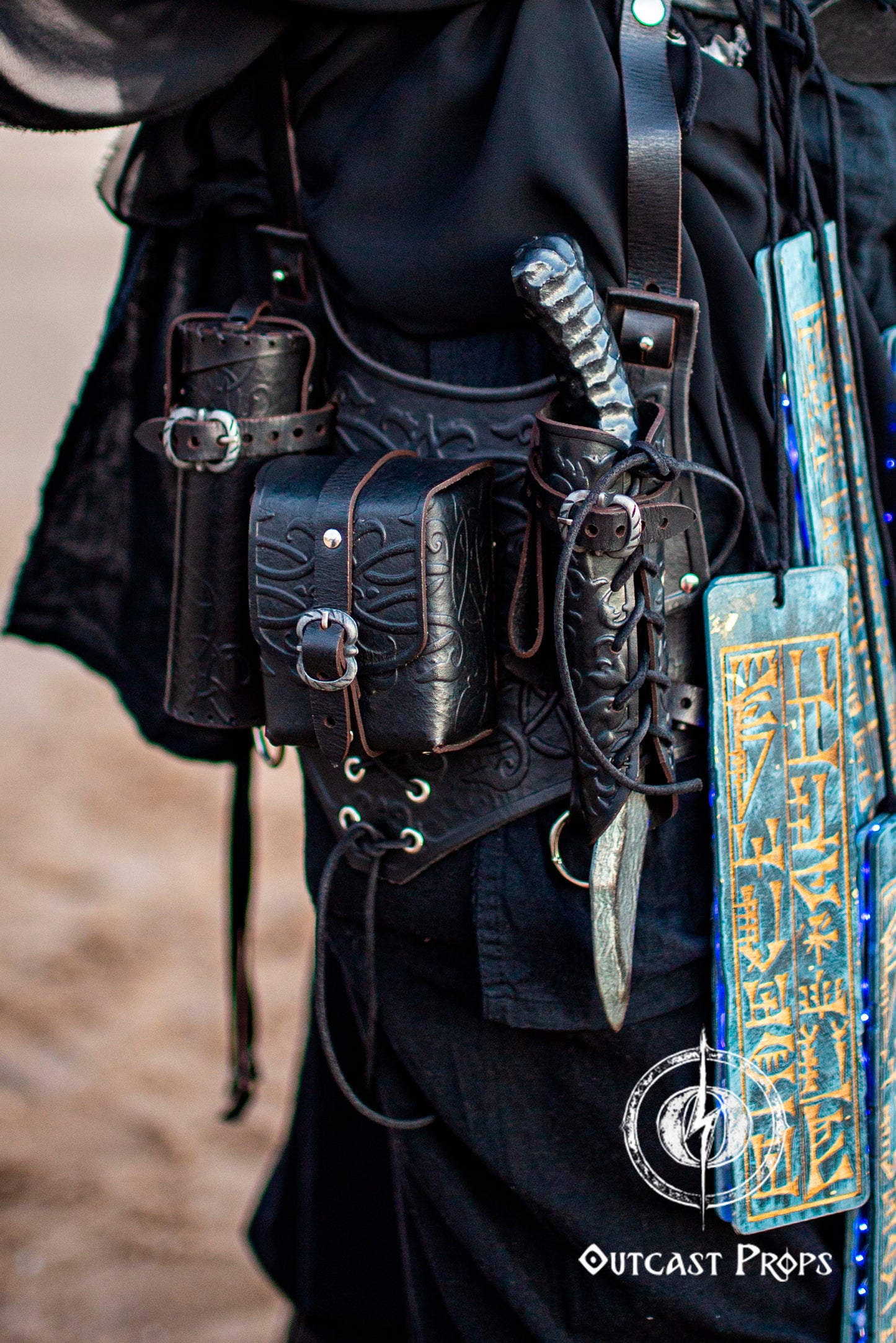 Adventurer thigh holder, leather leg harness | Modular LARP holster | Medieval belt pouch, potion holder, scroll case | Ren Faire accessory
