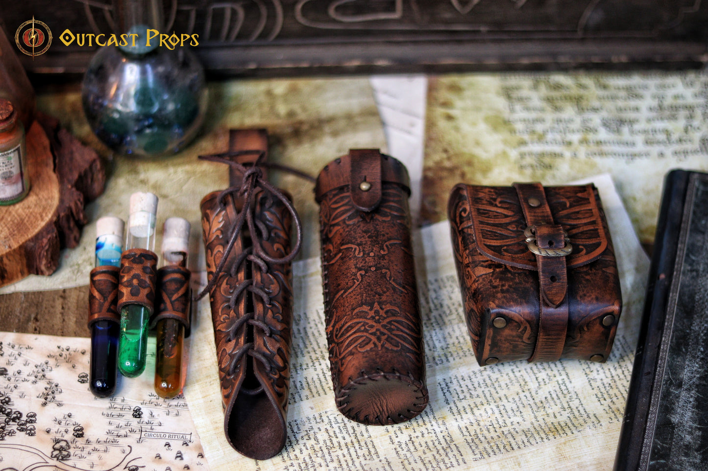 Adventurer thigh holder, leather leg harness | Modular LARP holster | Medieval belt pouch, potion holder, scroll case | Ren Faire accessory