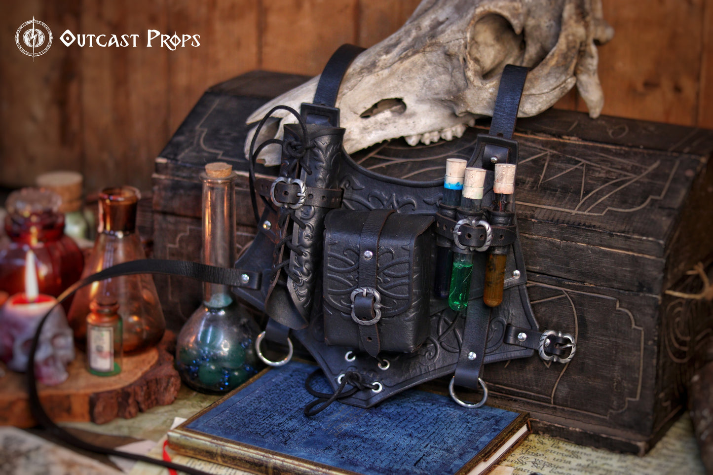Adventurer thigh holder, leather leg harness | Modular LARP holster | Medieval belt pouch, potion holder, scroll case | Ren Faire accessory