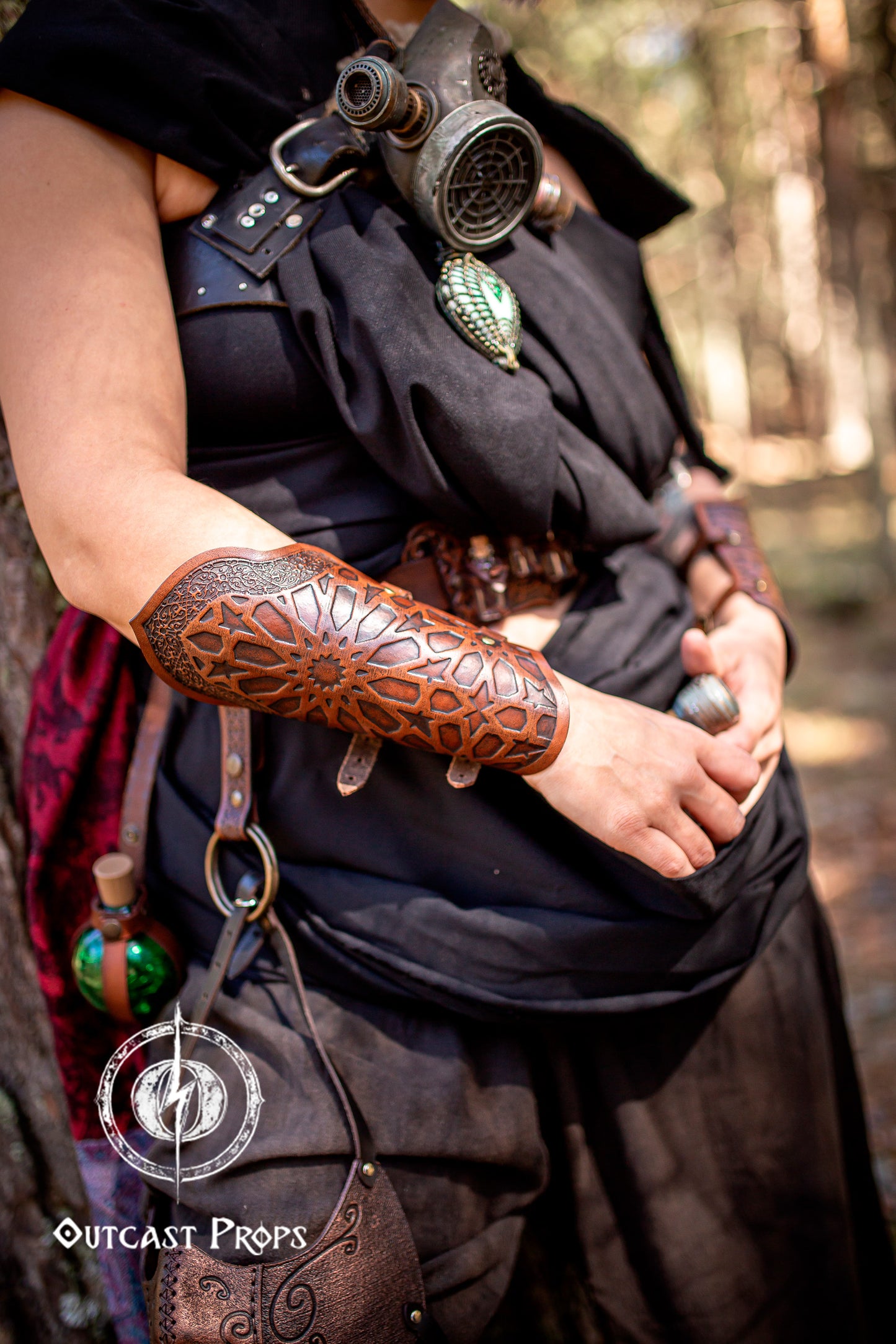 Assassin Leather Bracers