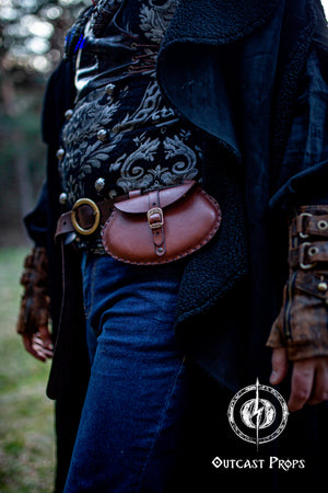 Handmade Leather Belt Bag with pear shape - Versatile, Practical, and Unique medieval purse leather hip bag for LARP and Cosplay