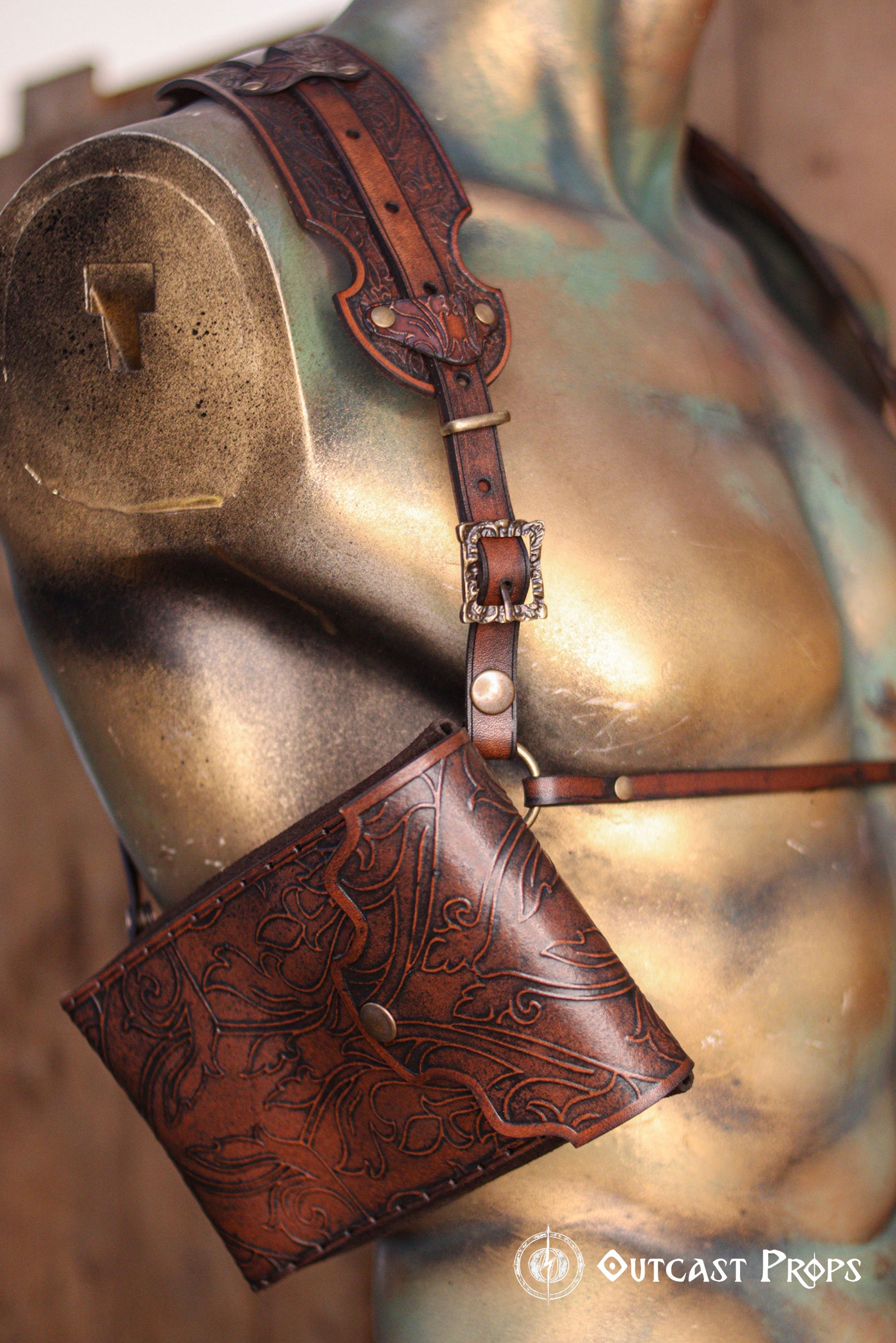 Ornated Magic Wand shoulder Holster full-grain leather with potions for wizards and witches. Dark Academy style. MACUSA Cosplay and LARP