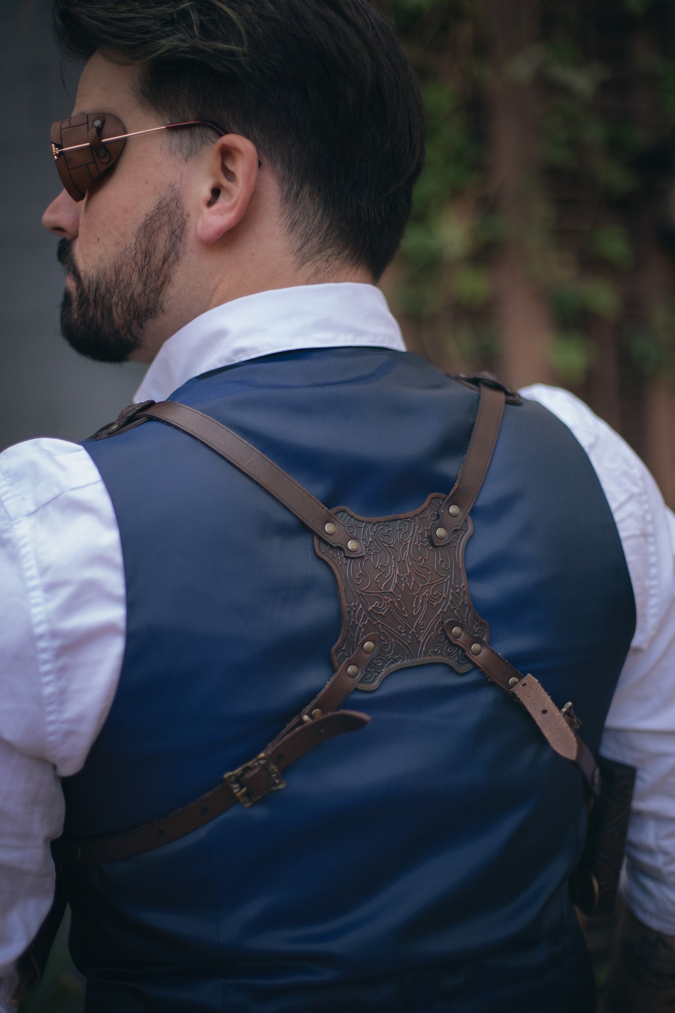 Ornated Magic Wand shoulder Holster full-grain leather with potions for wizards and witches. Dark Academy style. MACUSA Cosplay and LARP