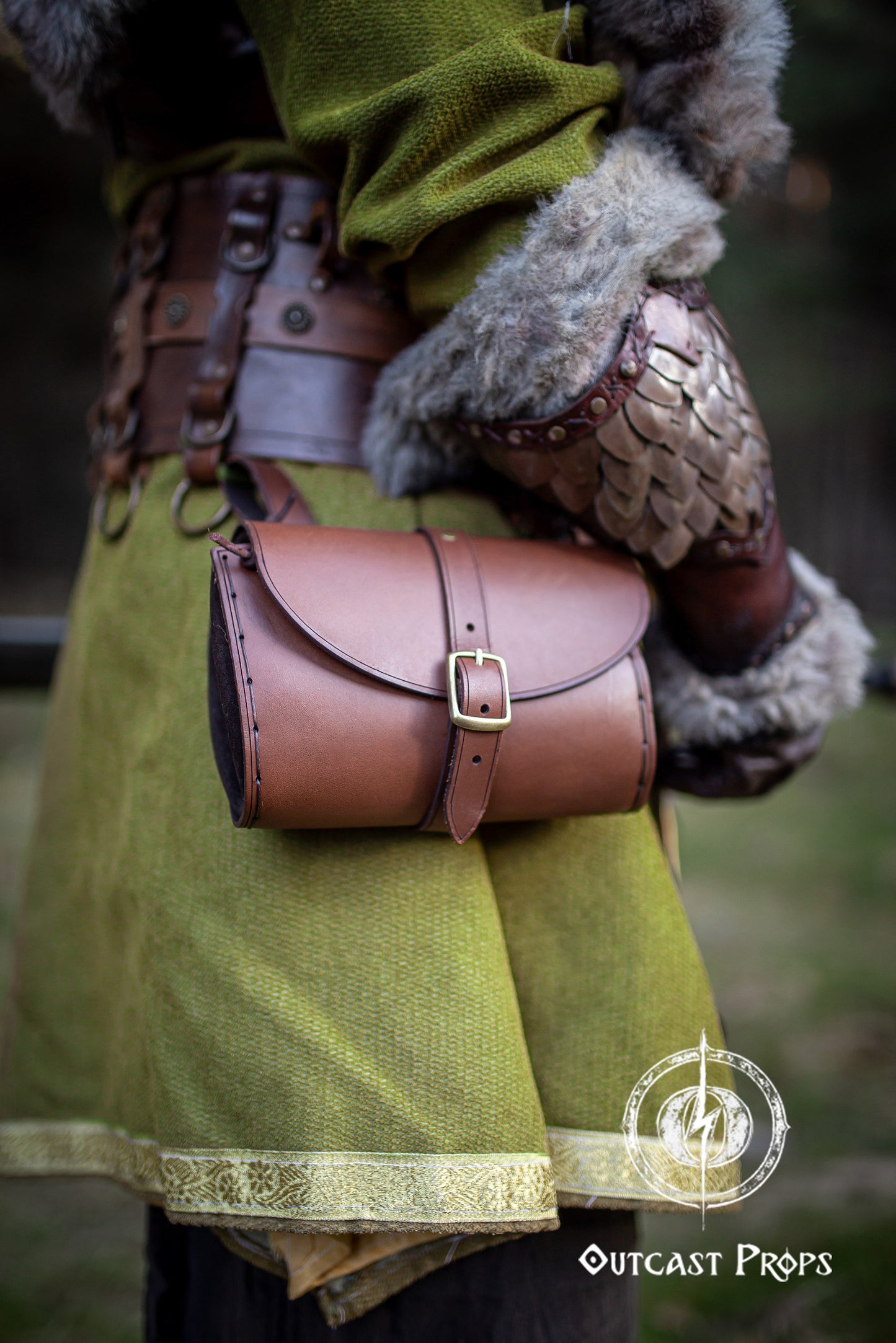 Leather hip bag, belt bag for larp, medieval purse steampunk, cosplay or fantasy costume. Wide Viking, celtic, elven or dwarf bag