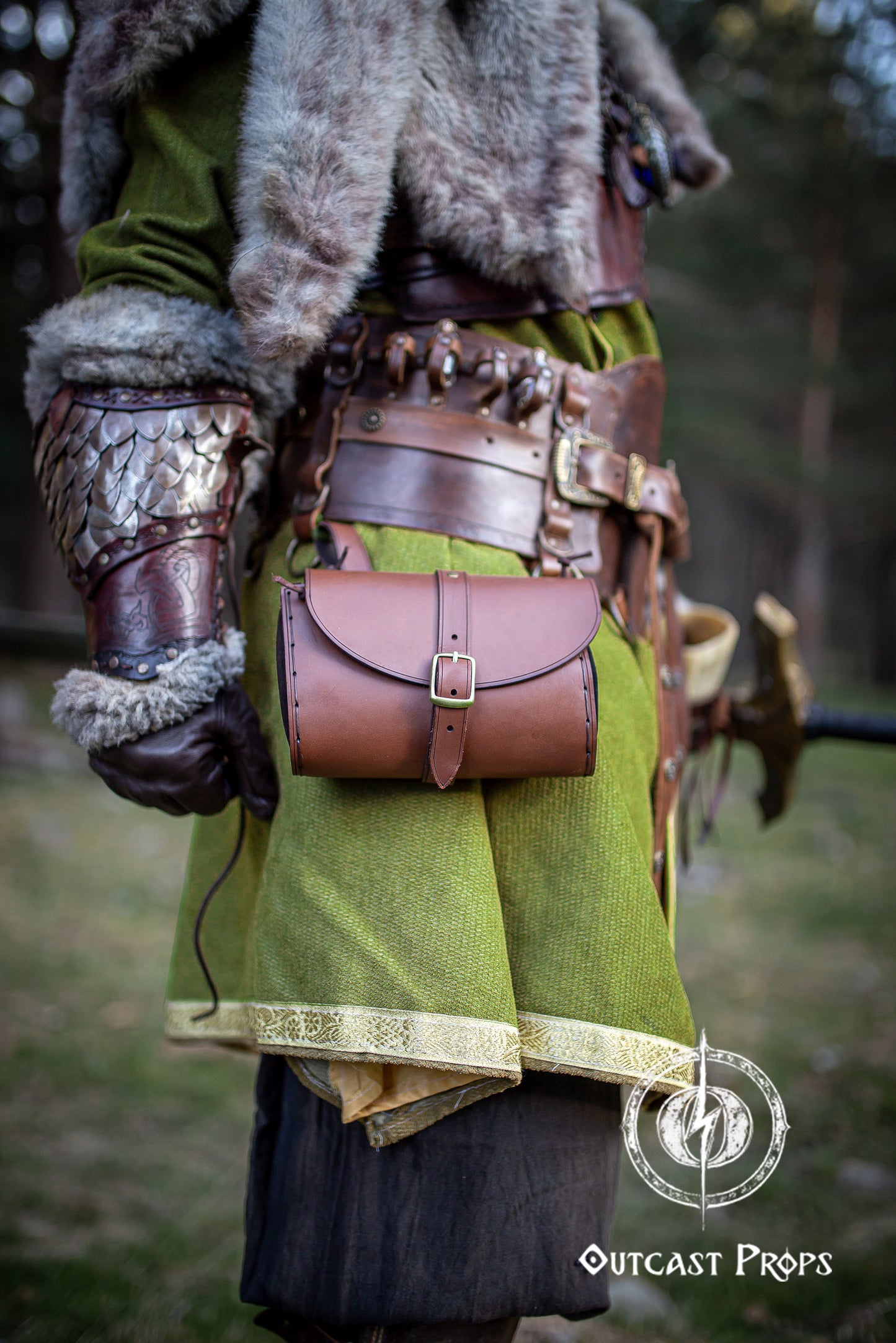 Leather hip bag, belt bag for larp, medieval purse steampunk, cosplay or fantasy costume. Wide Viking, celtic, elven or dwarf bag