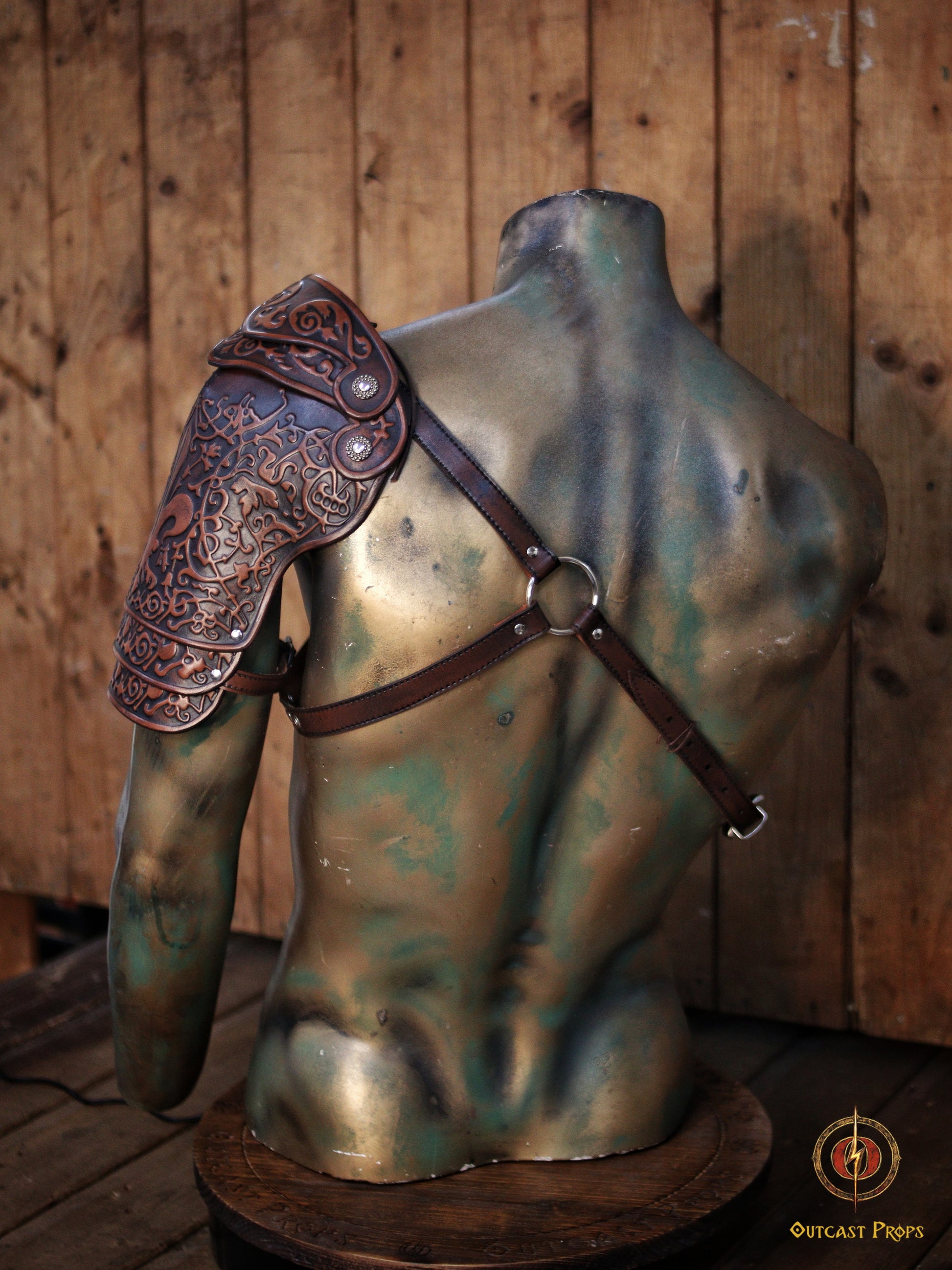 Leather Shoulder Pauldron: Musketeer Armor for LARP, Renaissance LARP, cosplay, Ren Faire accessory, Aramis inspired