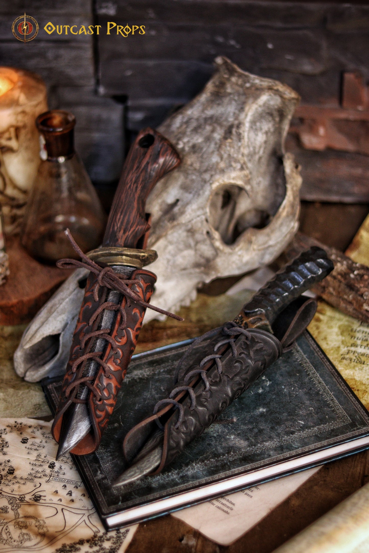 Handmade leather dagger sheath | Ornate LARP scabbard | Viking, medieval, fantasy belt holster for daggers | Ren Faire cosplay accessory