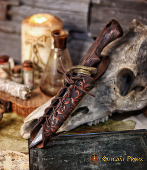 Handmade leather dagger sheath | Ornate LARP scabbard | Viking, medieval, fantasy belt holster for daggers | Ren Faire cosplay accessory
