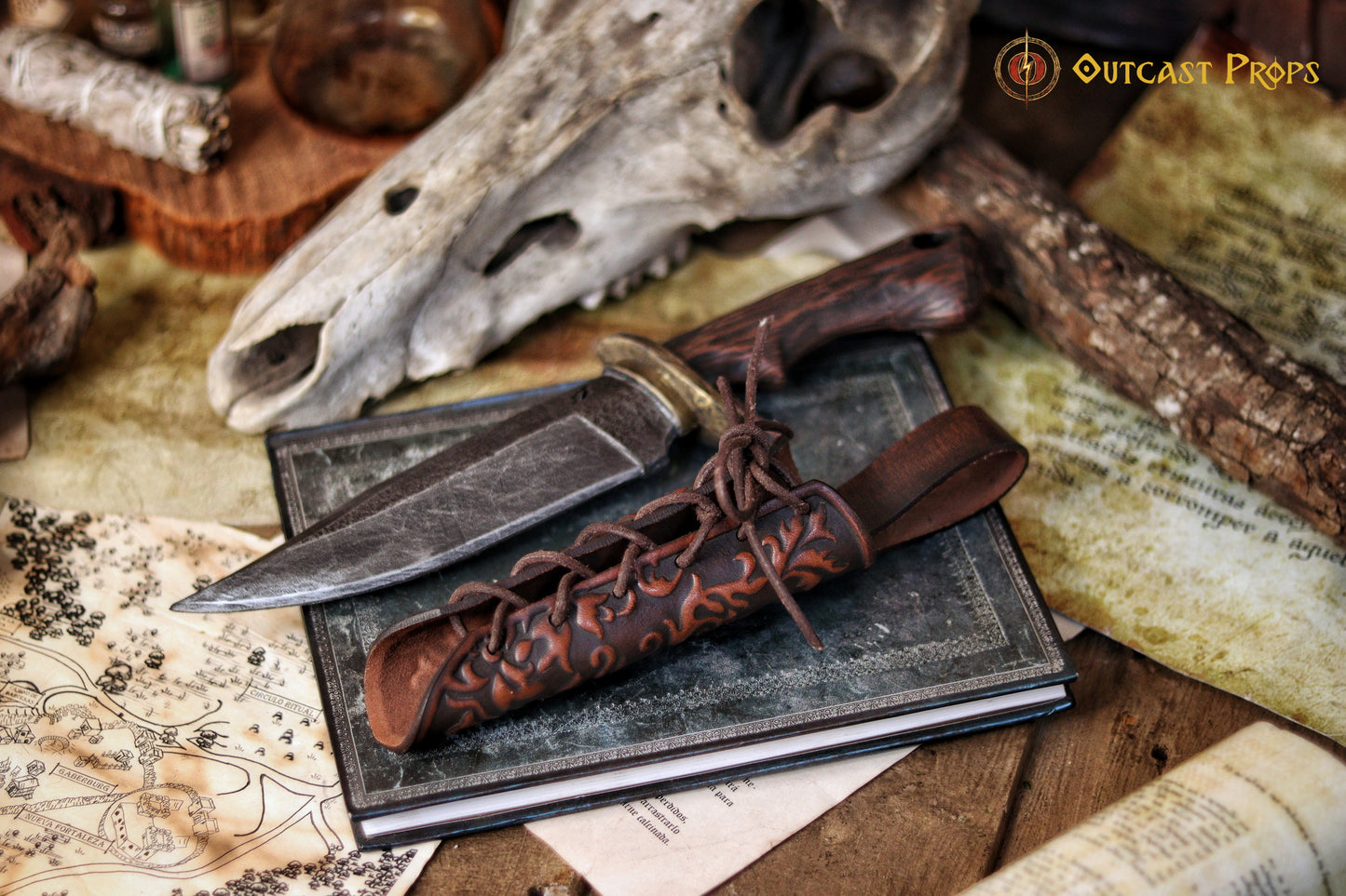 Handmade leather dagger sheath | Ornate LARP scabbard | Viking, medieval, fantasy belt holster for daggers | Ren Faire cosplay accessory