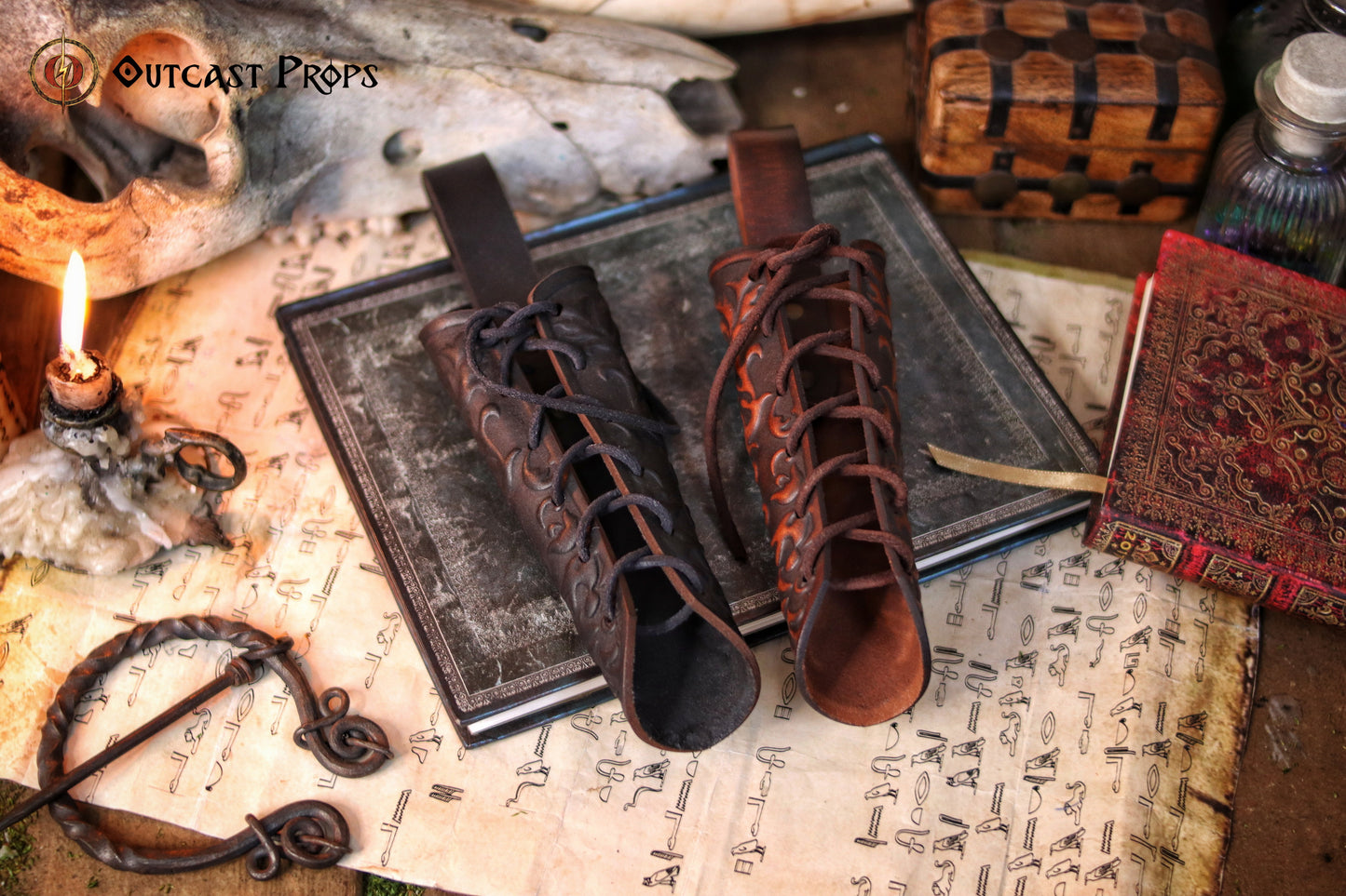 Handmade leather dagger sheath | Ornate LARP scabbard | Viking, medieval, fantasy belt holster for daggers | Ren Faire cosplay accessory