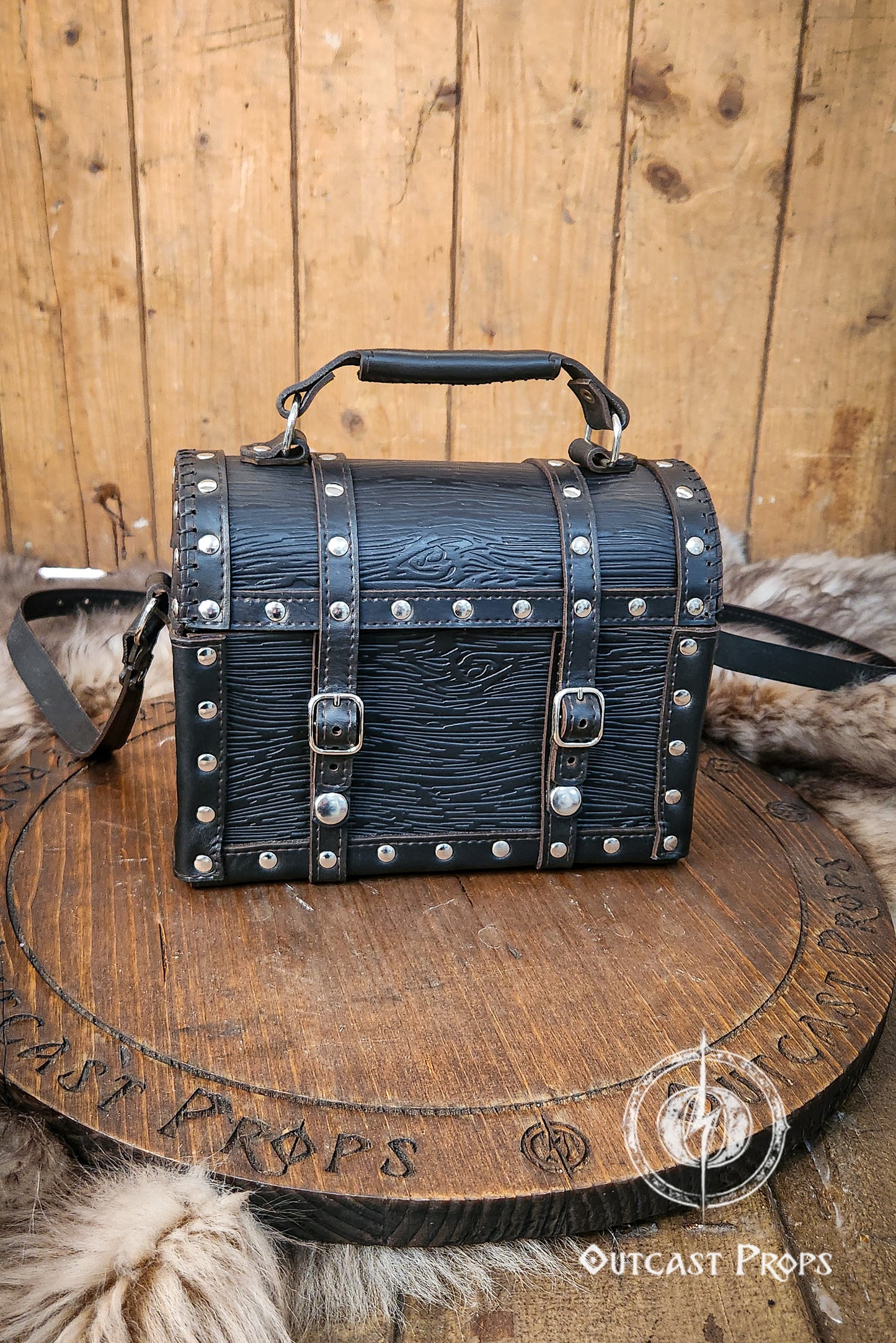 Handcrafted Leather Pirate Chest Purse: Unique Treasure Box Bag for LARP, Cosplay, and Everyday Adventures