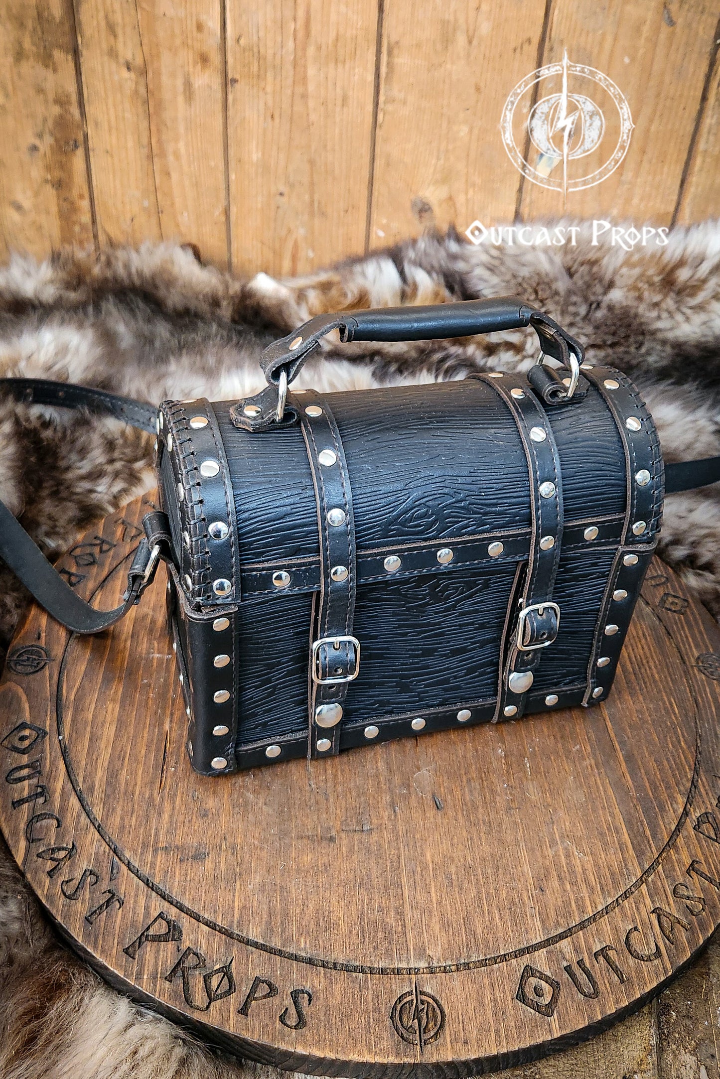 Handcrafted Leather Pirate Chest Purse: Unique Treasure Box Bag for LARP, Cosplay, and Everyday Adventures