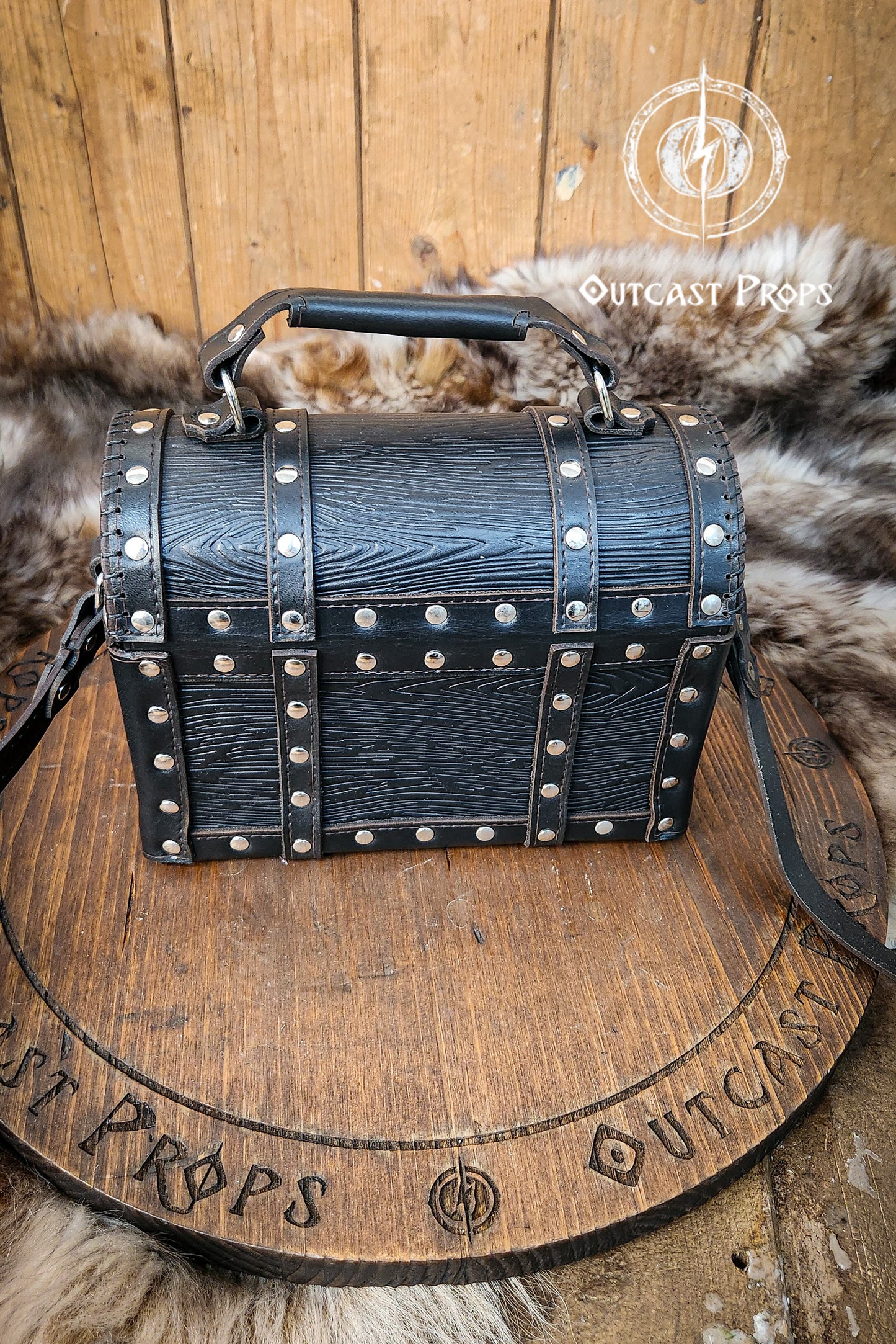 Handcrafted Leather Pirate Chest Purse: Unique Treasure Box Bag for LARP, Cosplay, and Everyday Adventures