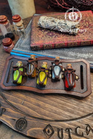 Belt Potion holder for 5 small bottles. Made of leather for adventurers, steampunk, alchemist, healers, cosplay or just to keep spices