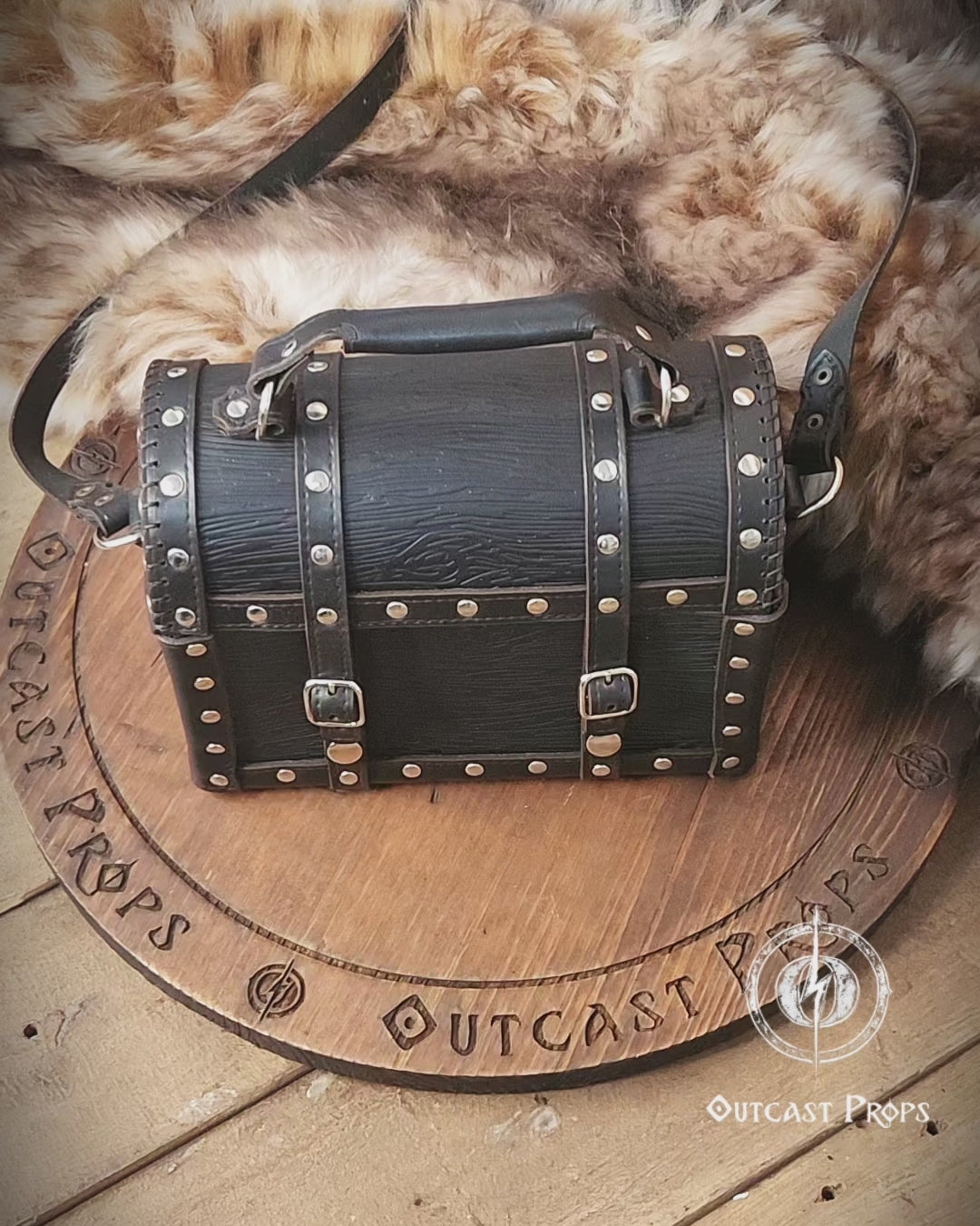 Handcrafted Leather Pirate Chest Purse: Unique Treasure Box Bag for LARP, Cosplay, and Everyday Adventures