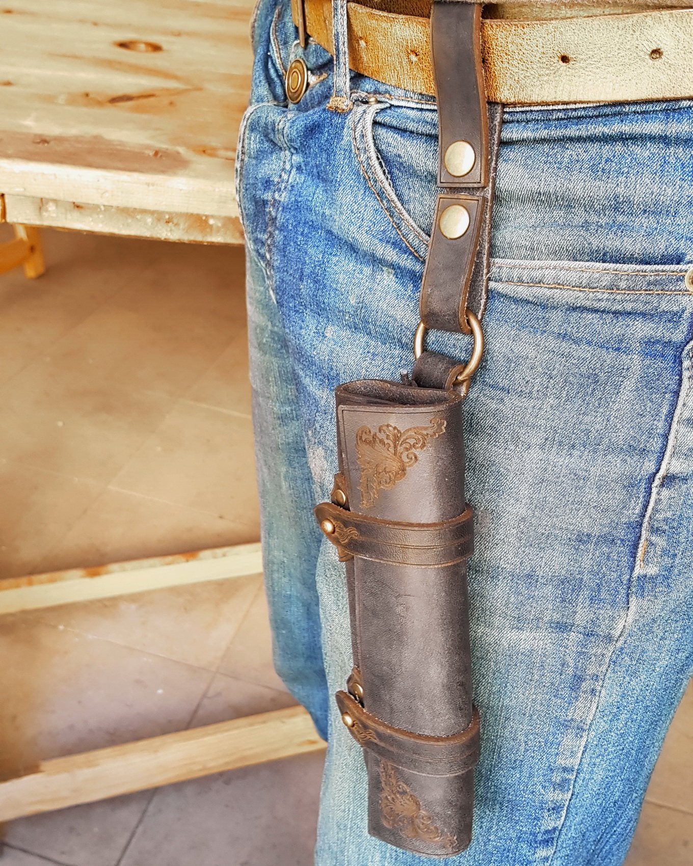 6 Small Potion leather case, vertical belt kit for LARP, Cosplay and Costume. Easily Carry six strong cristal bottle with cork