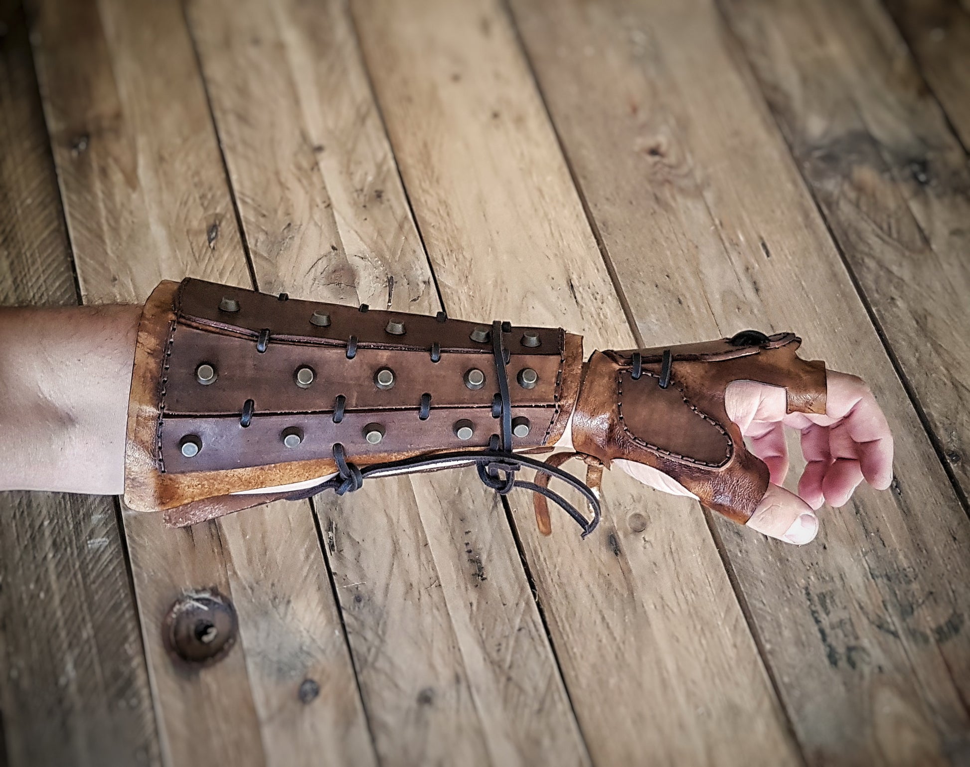 Samurai Leather bracers, larp or cosplay leather and metal pair of bracers for fantasy cosplay, accurate replica