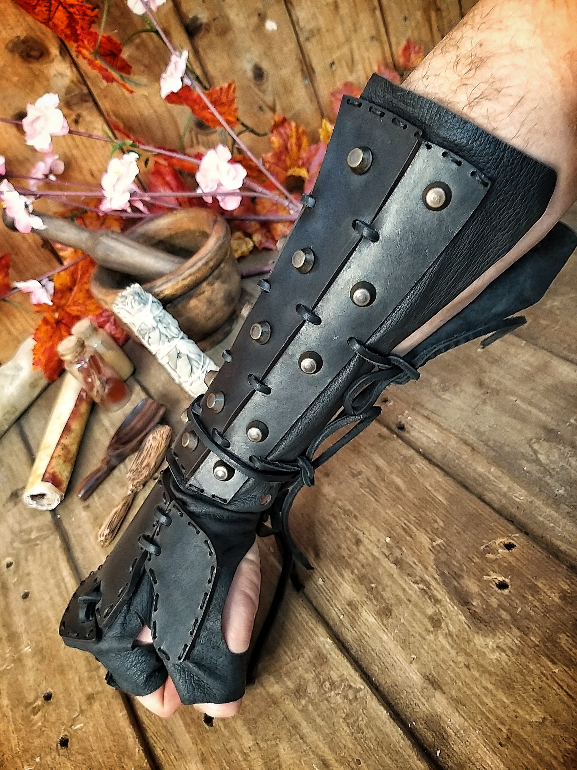 Samurai Leather bracers, larp or cosplay leather and metal pair of bracers for fantasy cosplay, accurate replica