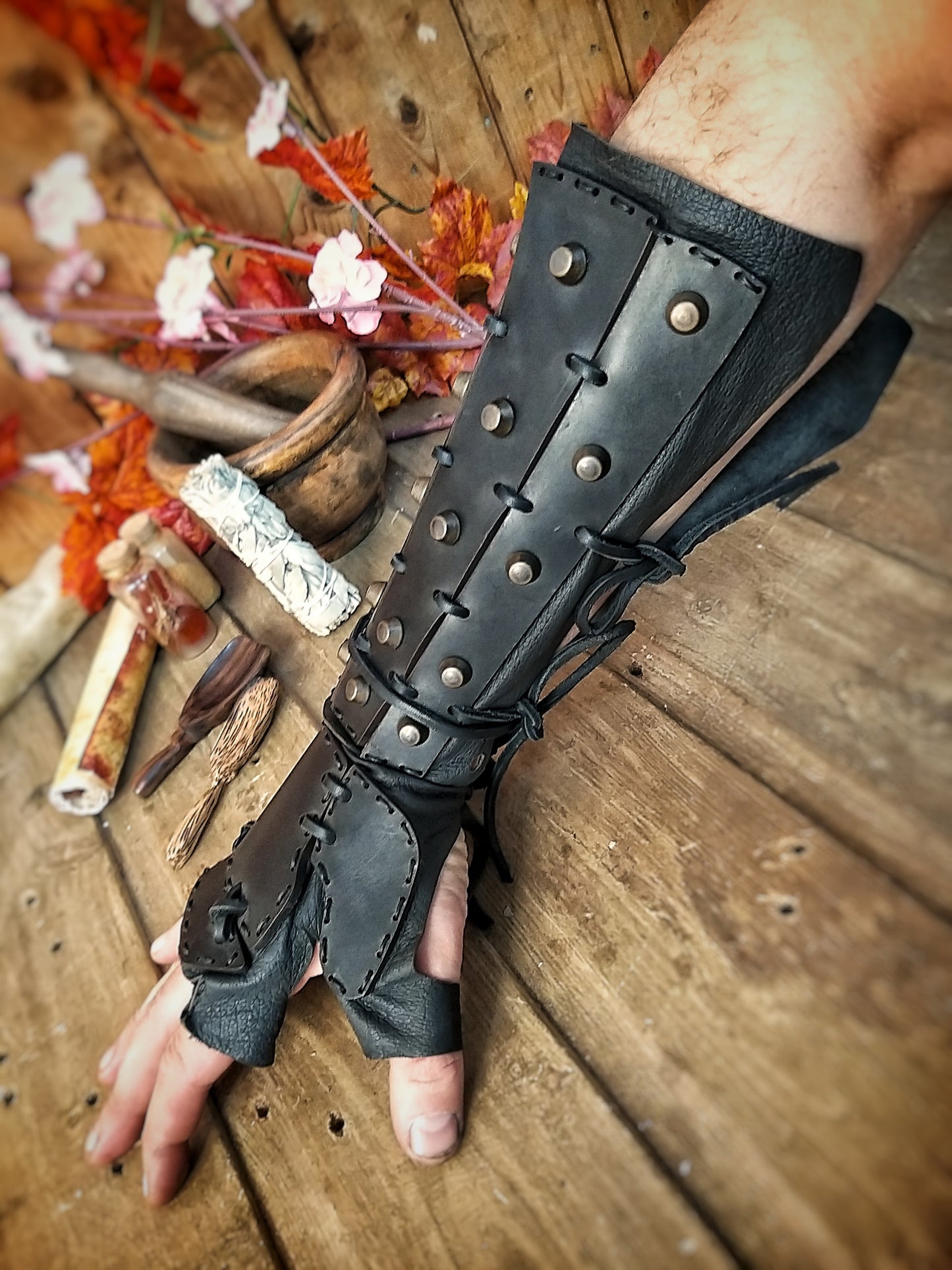 Samurai Leather bracers, larp or cosplay leather and metal pair of bracers for fantasy cosplay, accurate replica