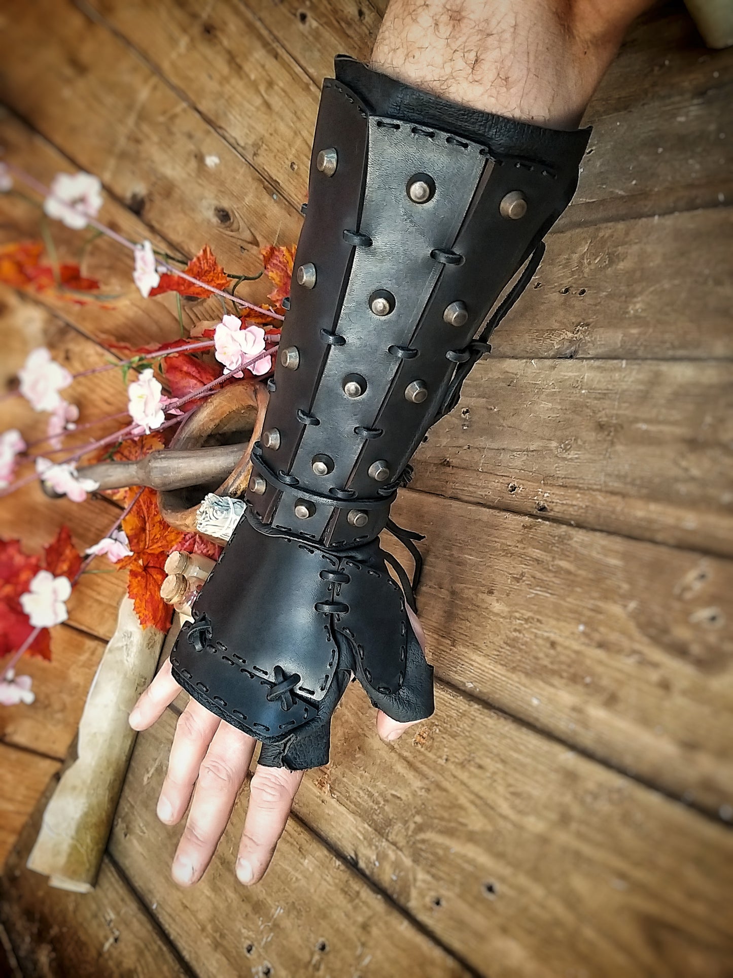 Samurai Leather bracers, larp or cosplay leather and metal pair of bracers for fantasy cosplay, accurate replica