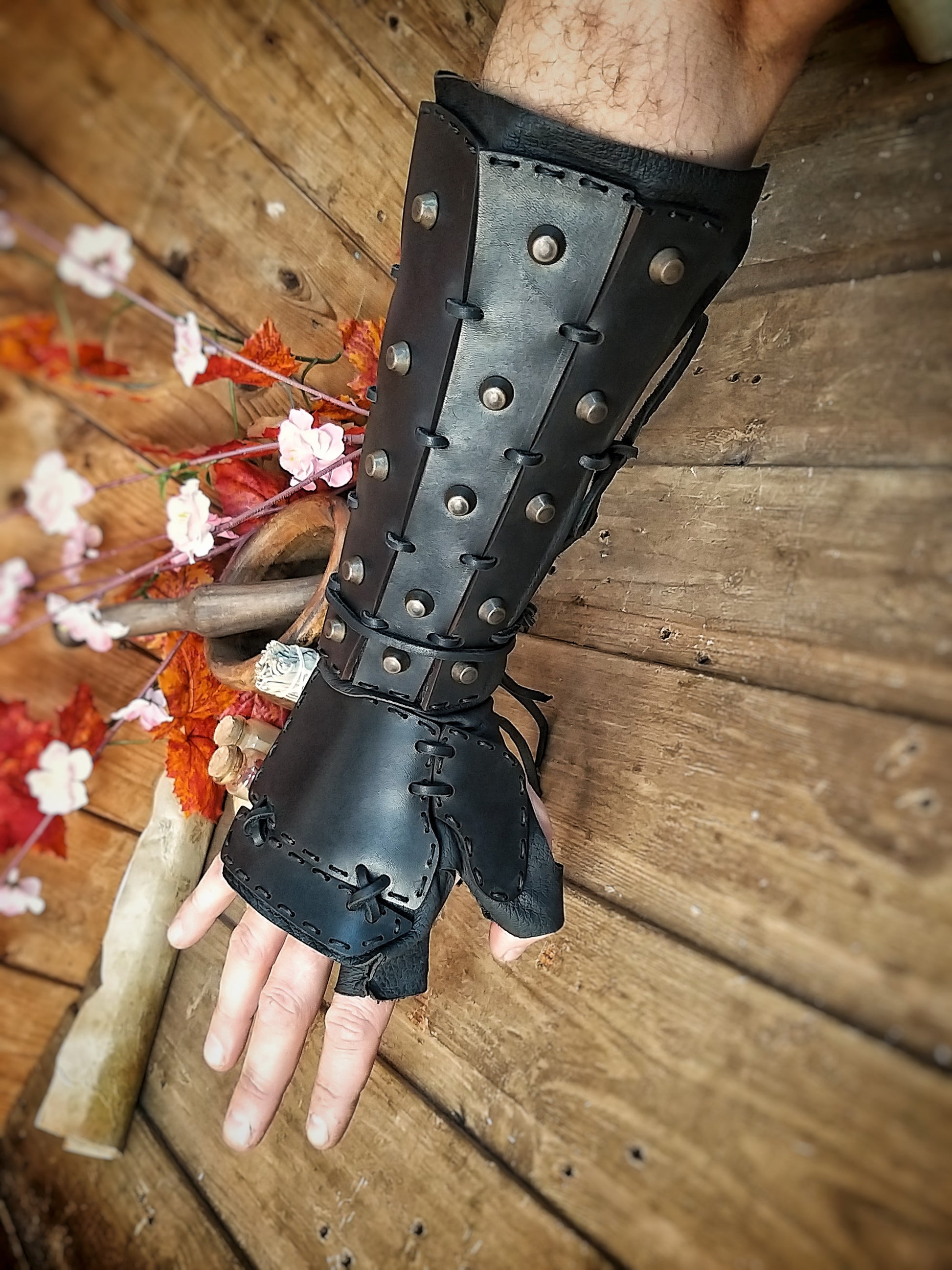 Samurai Leather bracers, larp or cosplay leather and metal pair of bracers for fantasy cosplay, accurate replica