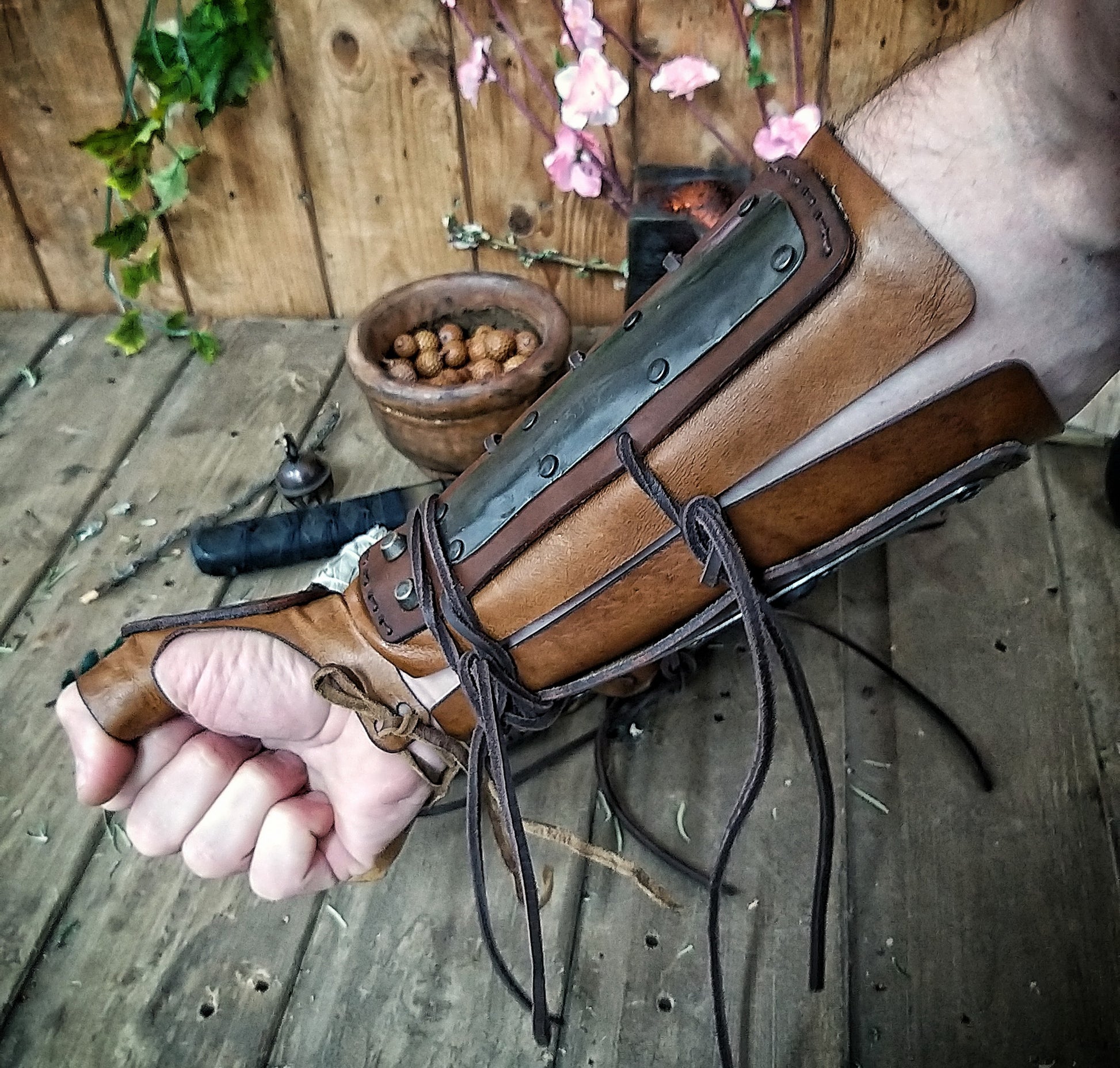 Samurai armor iron bracers, Samurai cosplay armoured leather pair of bracers for larp, leather and Iron bracers for post apocalyptic costume