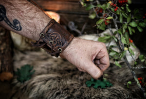 Aegishjalmur Leather Wristband, Galdrastafir Viking Cuff, Ægishjálmr Icelandic rune Helm of Awe leather embossed bracelet, LARP, cosplay