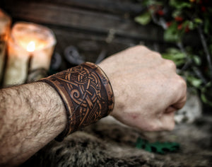 Dragon Knot Leather Wristband Old Norse Viking knot leather embossed bracer, LARP, cosplay and Fantasy