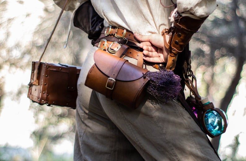 Leather hip bag, belt bag for larp,  medieval purse steampunk, cosplay or fantasy costume. Wide Viking, celtic, elven or dwarf bag