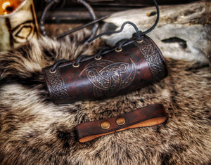 Odin Horns holder, viking horn holder made of leather belt horn holder