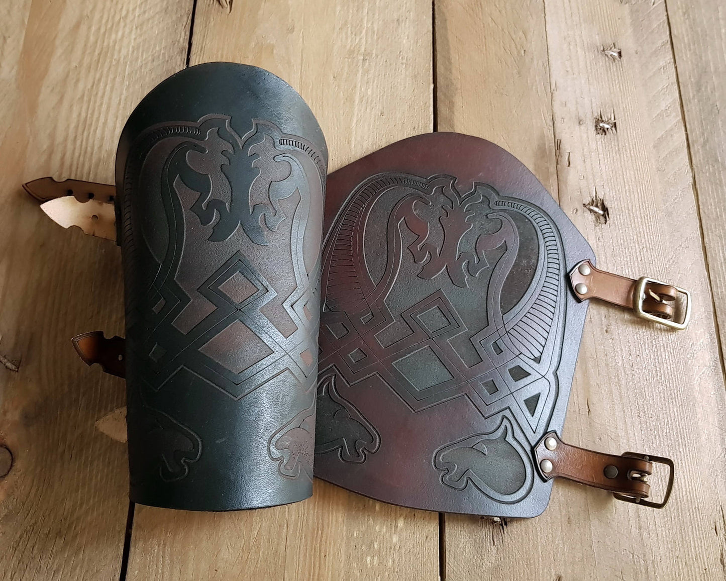 Rohirrim horses engraved Bracer.