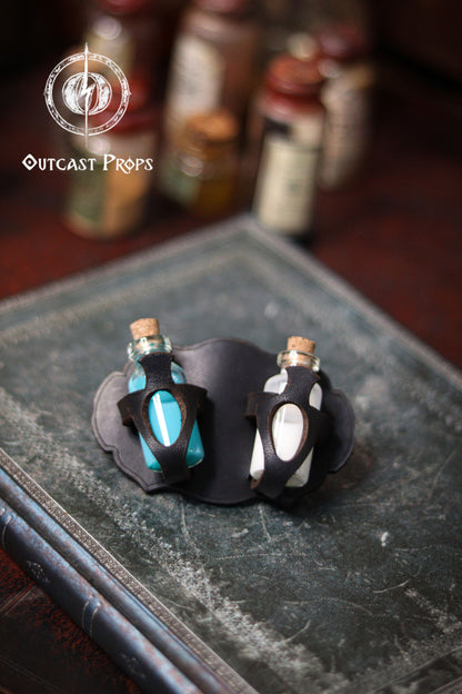 Belt Potion holder for two small bottles. Made of leather for adventurers, steampunk, alchemist, healers, cosplay or just to keep spices