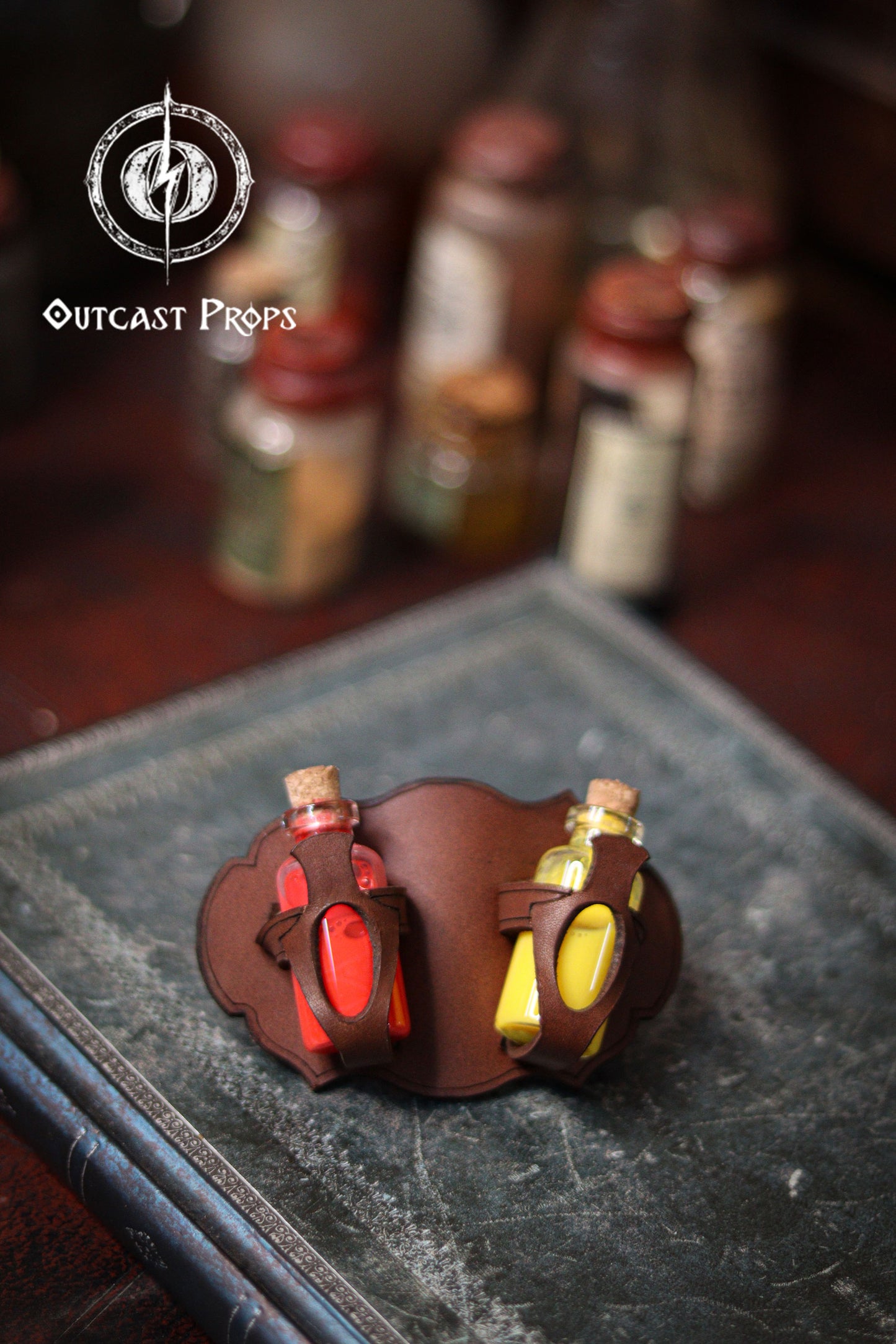Belt Potion holder for two small bottles. Made of leather for adventurers, steampunk, alchemist, healers, cosplay or just to keep spices