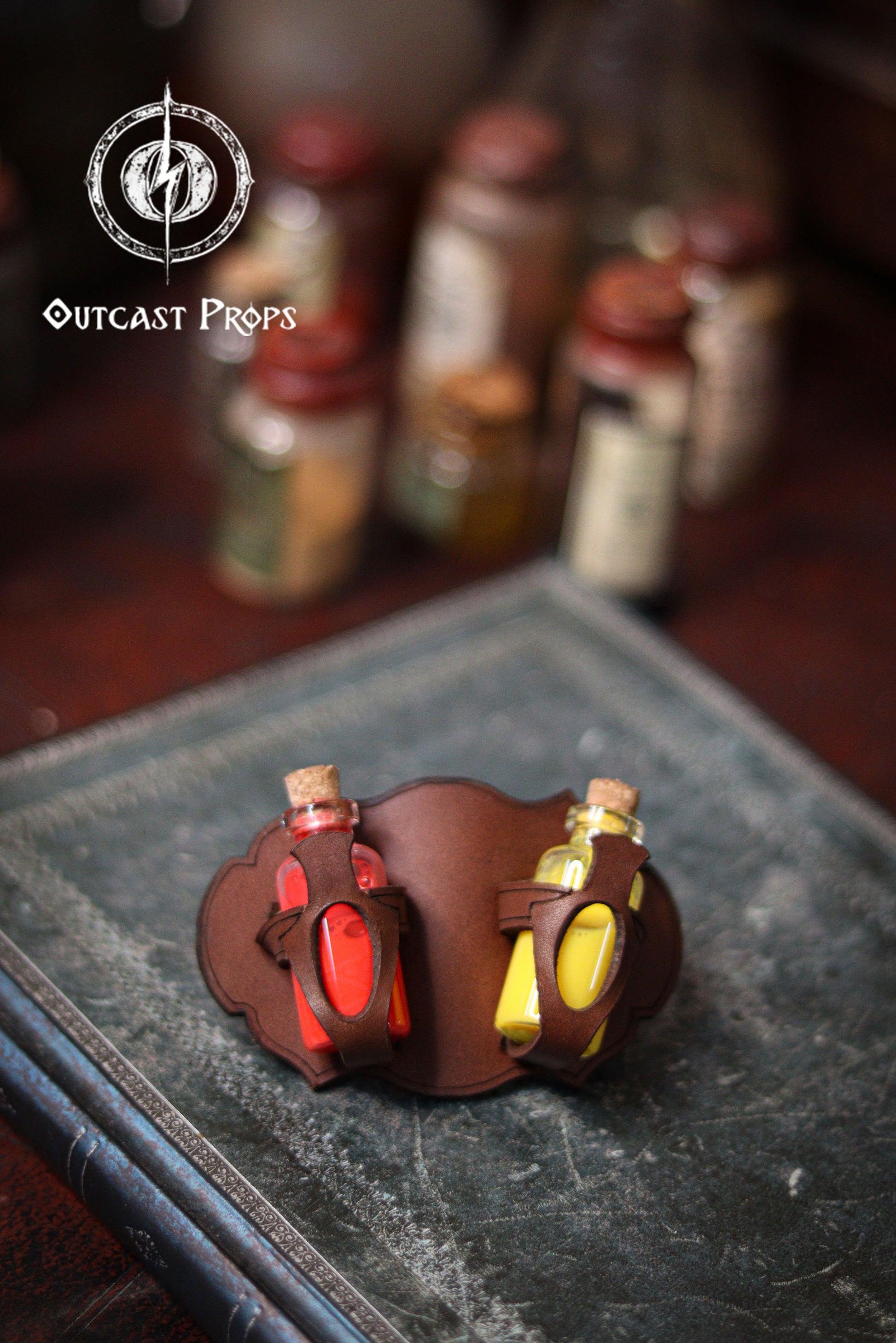 Belt Potion holder for two small bottles. Made of leather for adventurers, steampunk, alchemist, healers, cosplay or just to keep spices