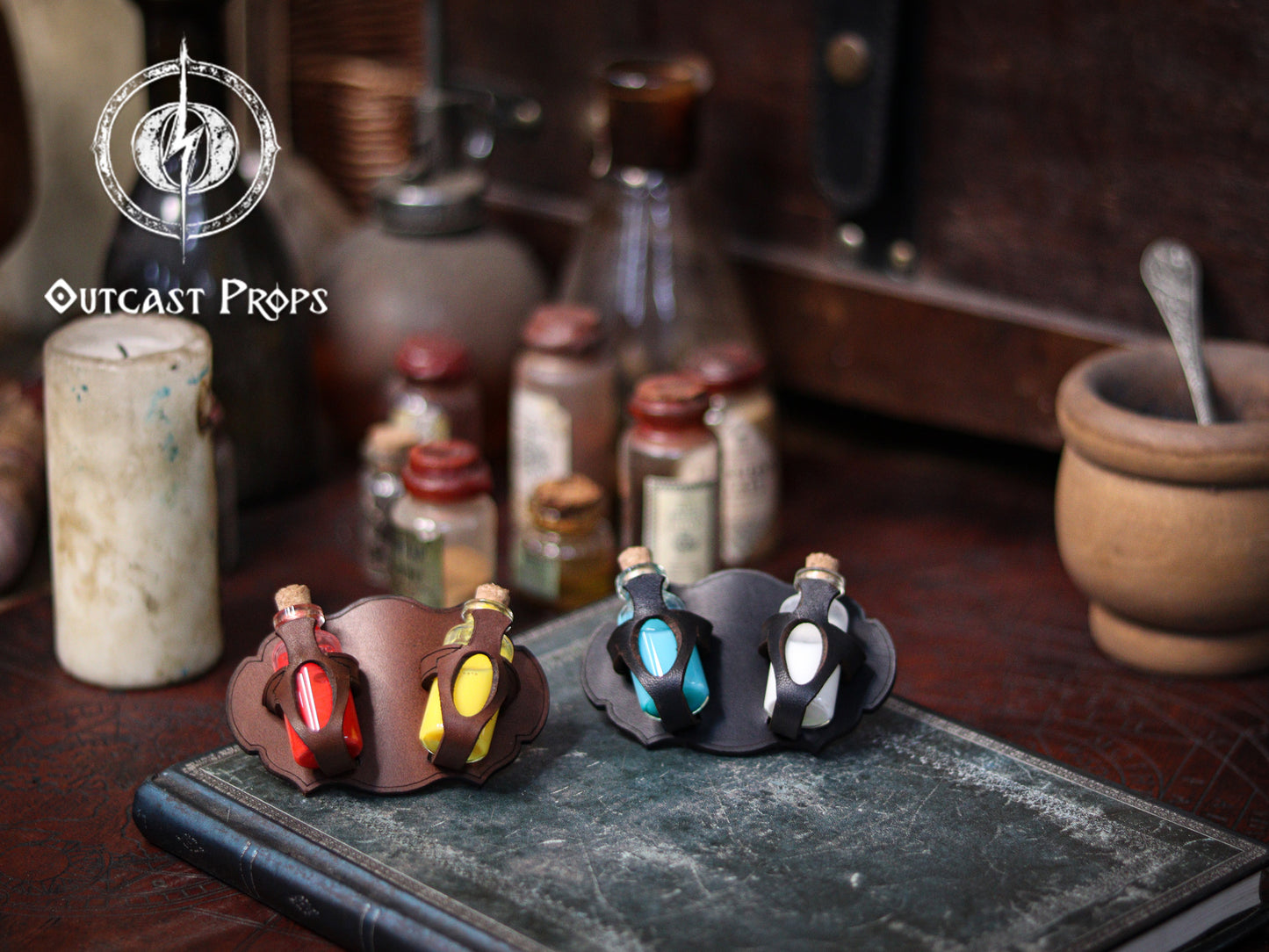 Belt Potion holder for two small bottles. Made of leather for adventurers, steampunk, alchemist, healers, cosplay or just to keep spices