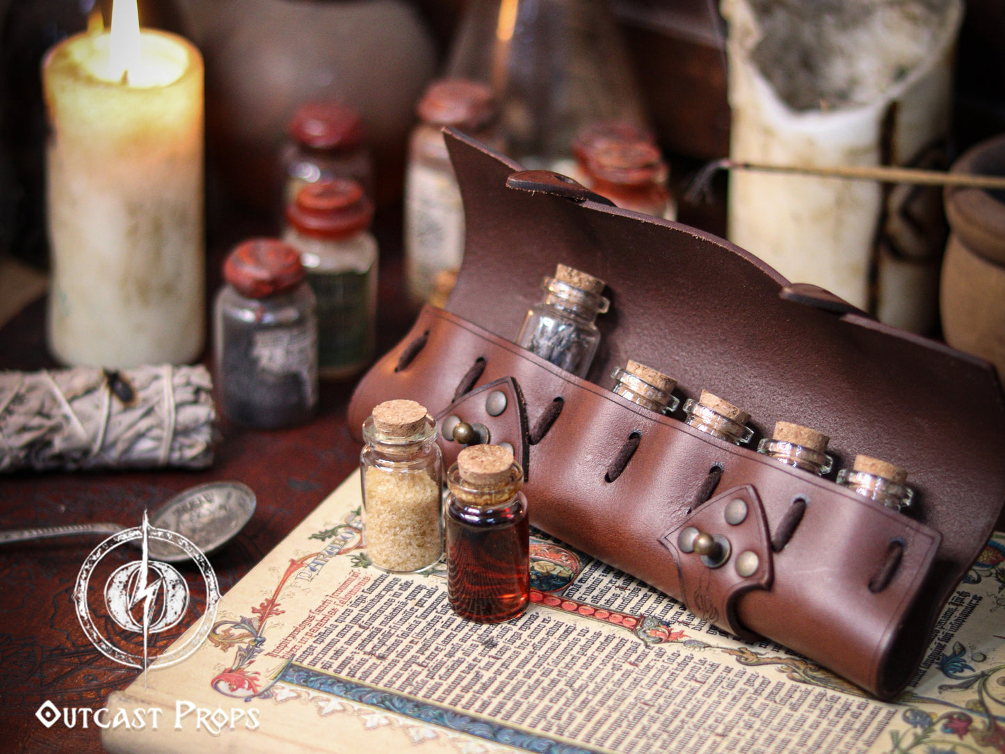 6 Small Potion leather case, vertical belt kit for LARP, Cosplay and Costume. Easily Carry six strong cristal bottle with cork
