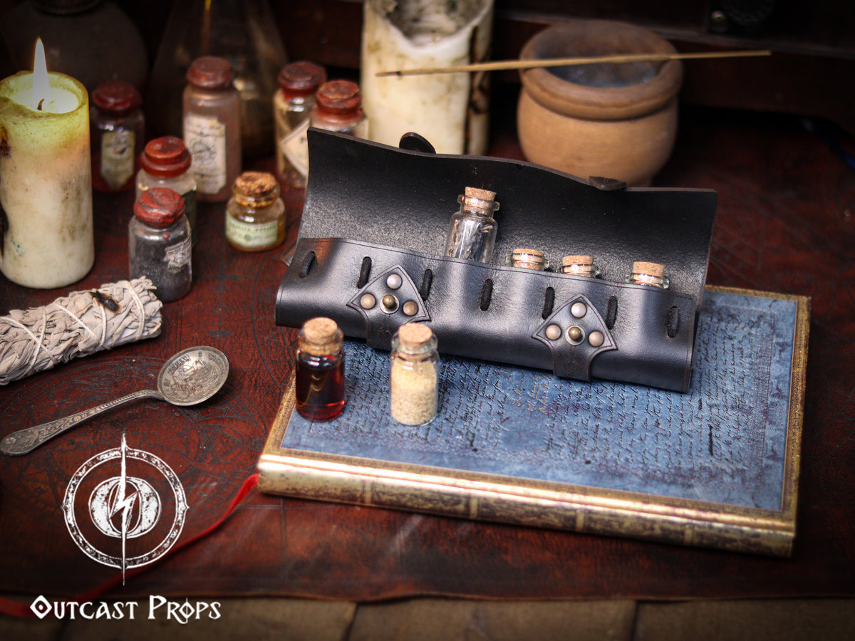 6 Small Potion leather case, vertical belt kit for LARP, Cosplay and Costume. Easily Carry six strong cristal bottle with cork
