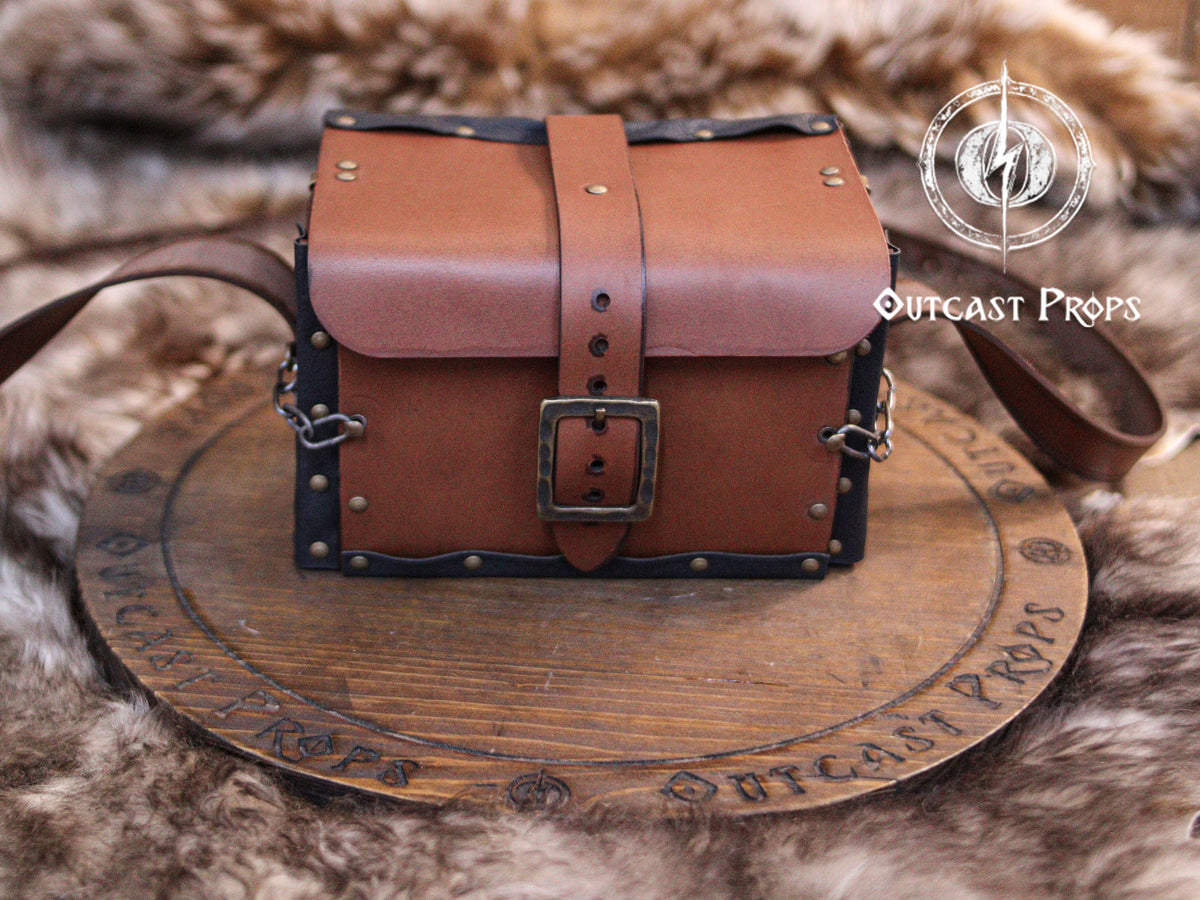 Alchemist leather larp Bag Potion Set for steampunk, alchemist costume, mage, witch, chef, healer or assassin cosplay. Natural Leather Bag