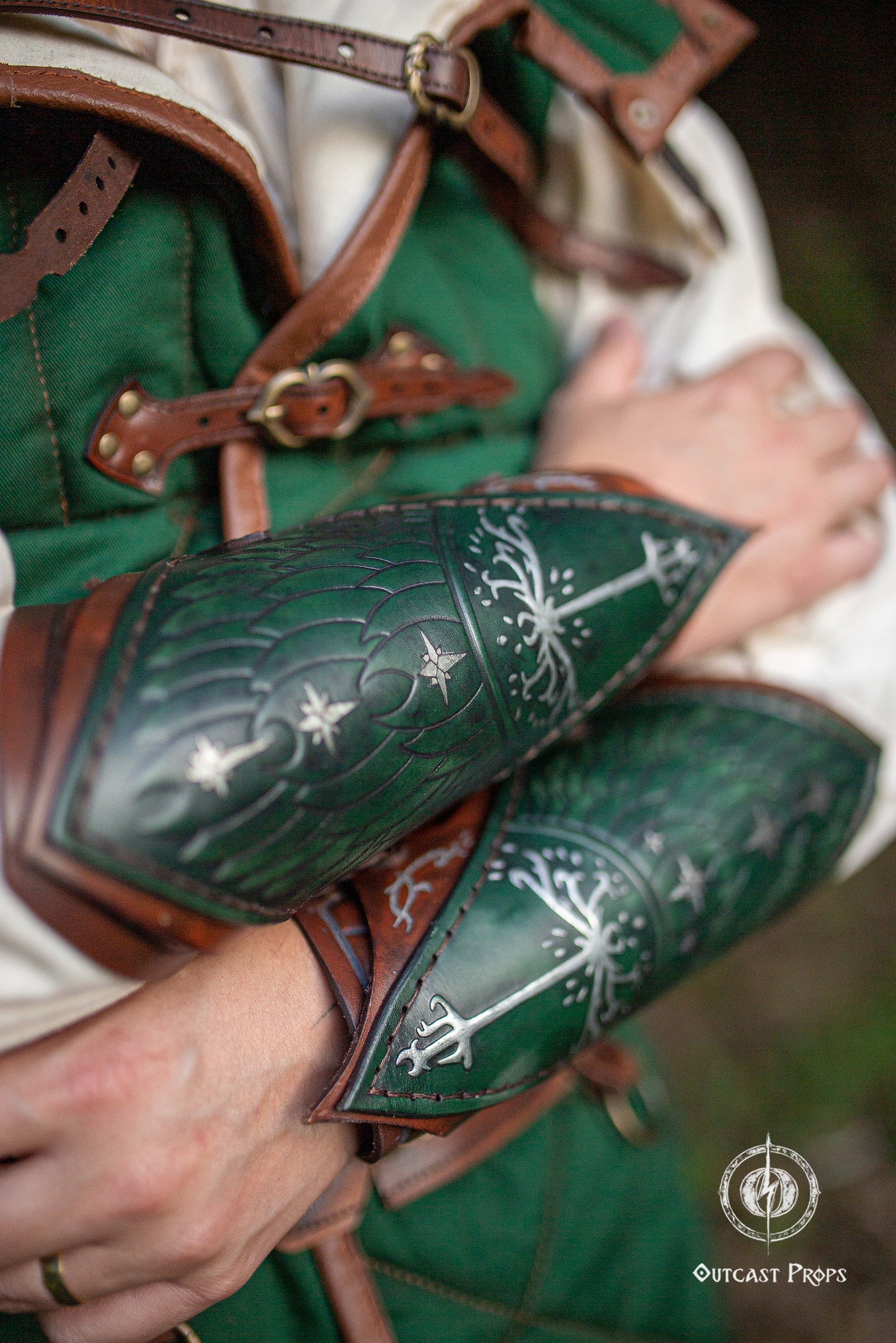 Aragorn Gondor Vambraces