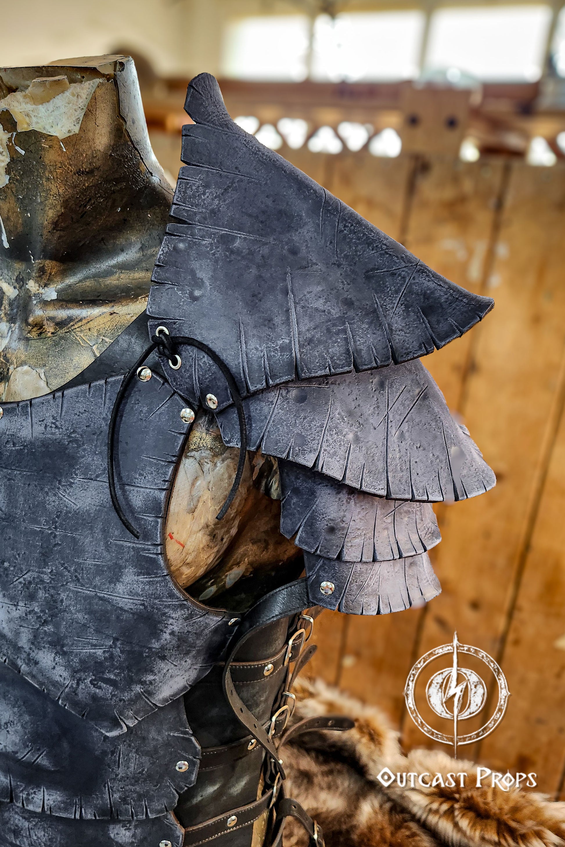 Dragon Scales Leather Shoulder Armor LARP Pauldron Viking Costume Barbarian Armor Set Fantasy Warrior Shoulder Pad Medieval Cosplay