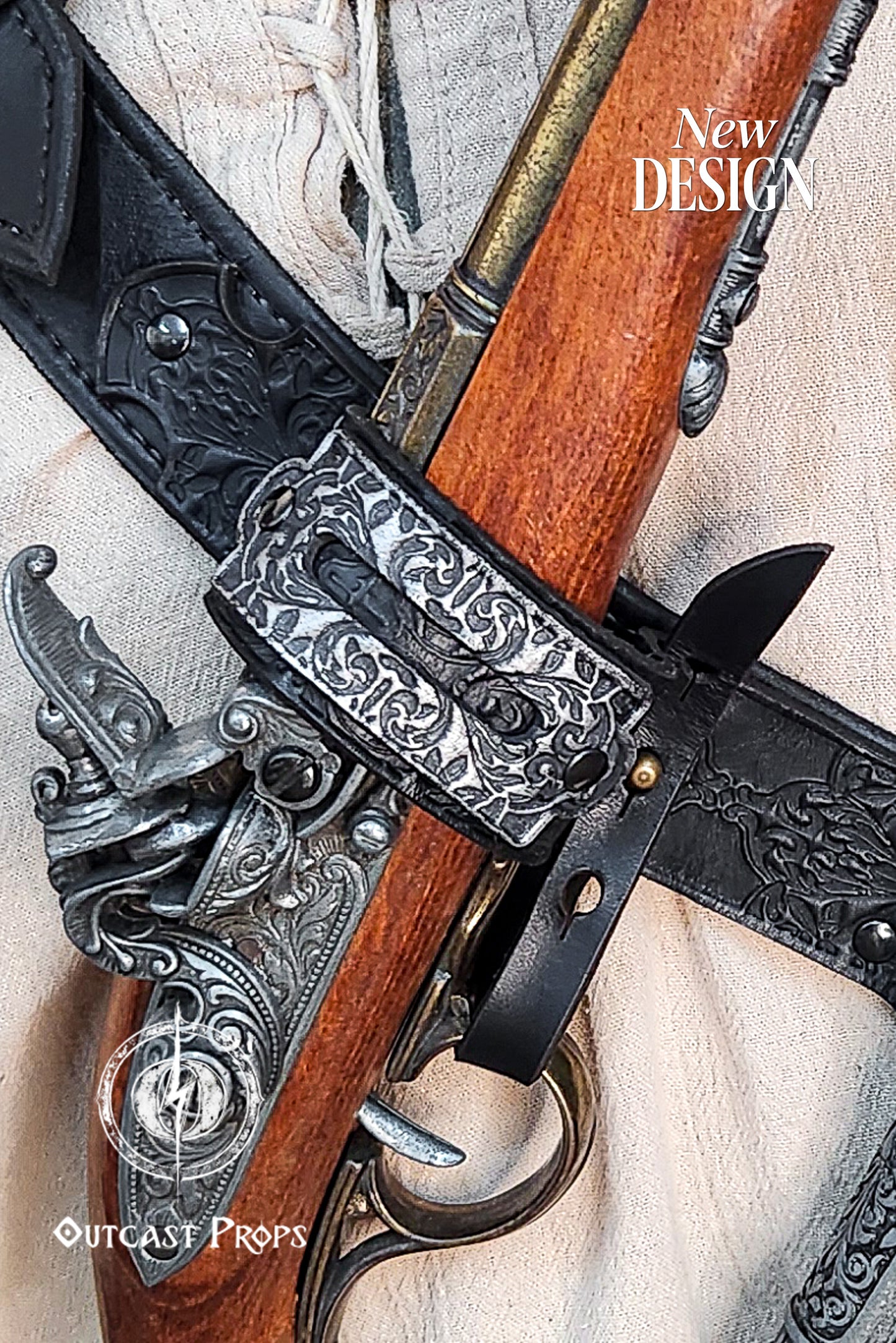 Close-up of the flintlock pistol secured in the Edward Kenway leather baldric. The engraved metallic holder hugs the wooden barrel with precision, while the black leather strap behind showcases floral embossing and rivet details. A must-have for fans of pirate-themed cosplay, LARP warriors, and Assassin’s Creed Edward Kenway costume builds.