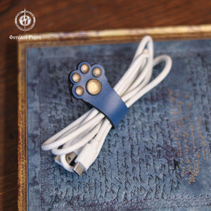 Paw cable organizer