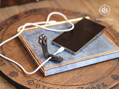 Paw cable organizer