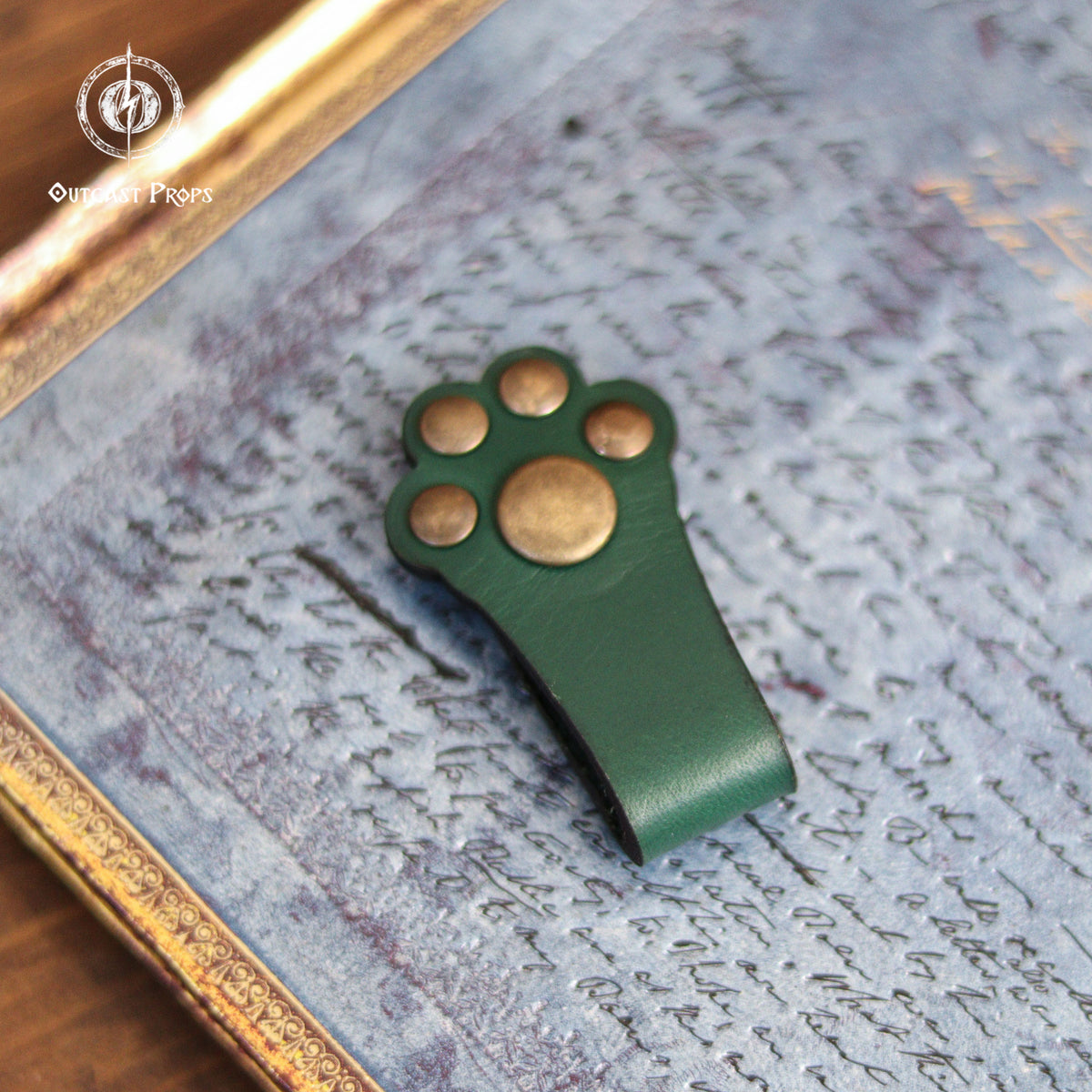 Paw cable organizer