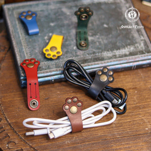 Paw cable organizer