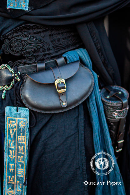 Handmade Leather Belt Bag with pear shape - Versatile, Practical, and Unique medieval purse leather hip bag for LARP and Cosplay