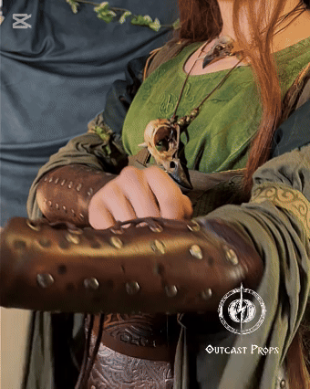 Dragon Ridser Studded leather Bracers