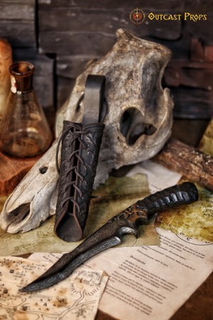 Handmade leather dagger sheath | Ornate LARP scabbard | Viking, medieval, fantasy belt holster for daggers | Ren Faire cosplay accessory